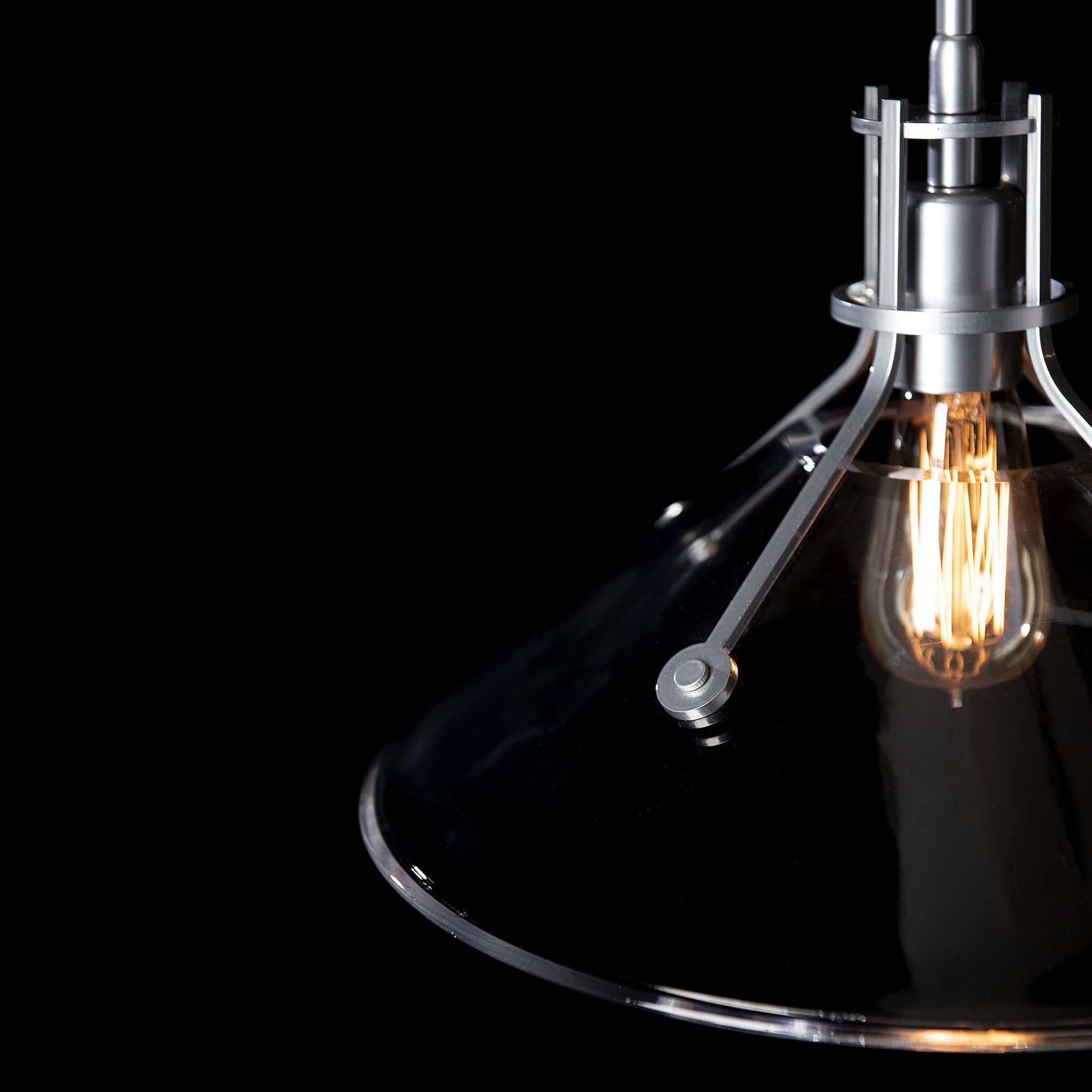 Henry Medium Clear Glass Shade Pendant 1-Light Clear Glass (ZM) in Sterling
