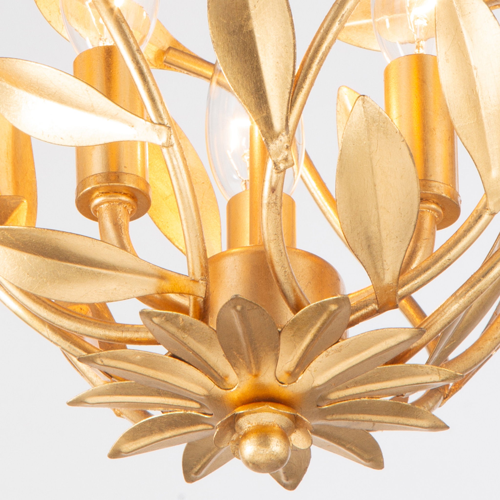 Broche 9'' Antique Gold Chandelier Gold 9"W x 17.25"H x 9"D
