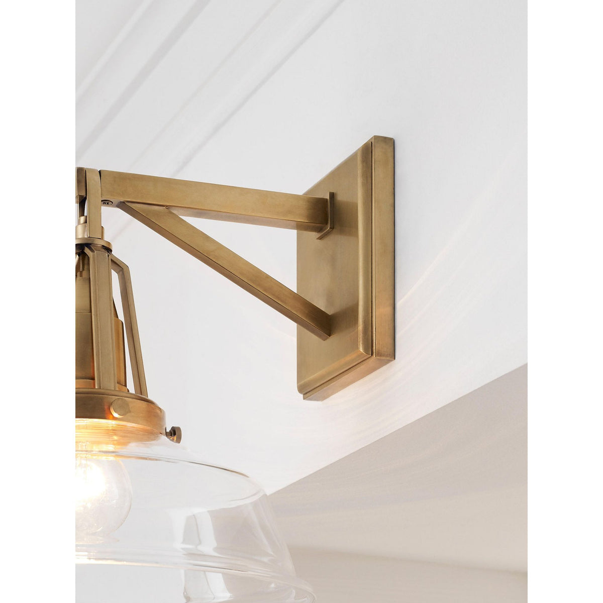Chapman & Myers Layton 10" Sconce in Antique-Burnished Brass with Clear Glass W10" x H10.25" x E11.5"