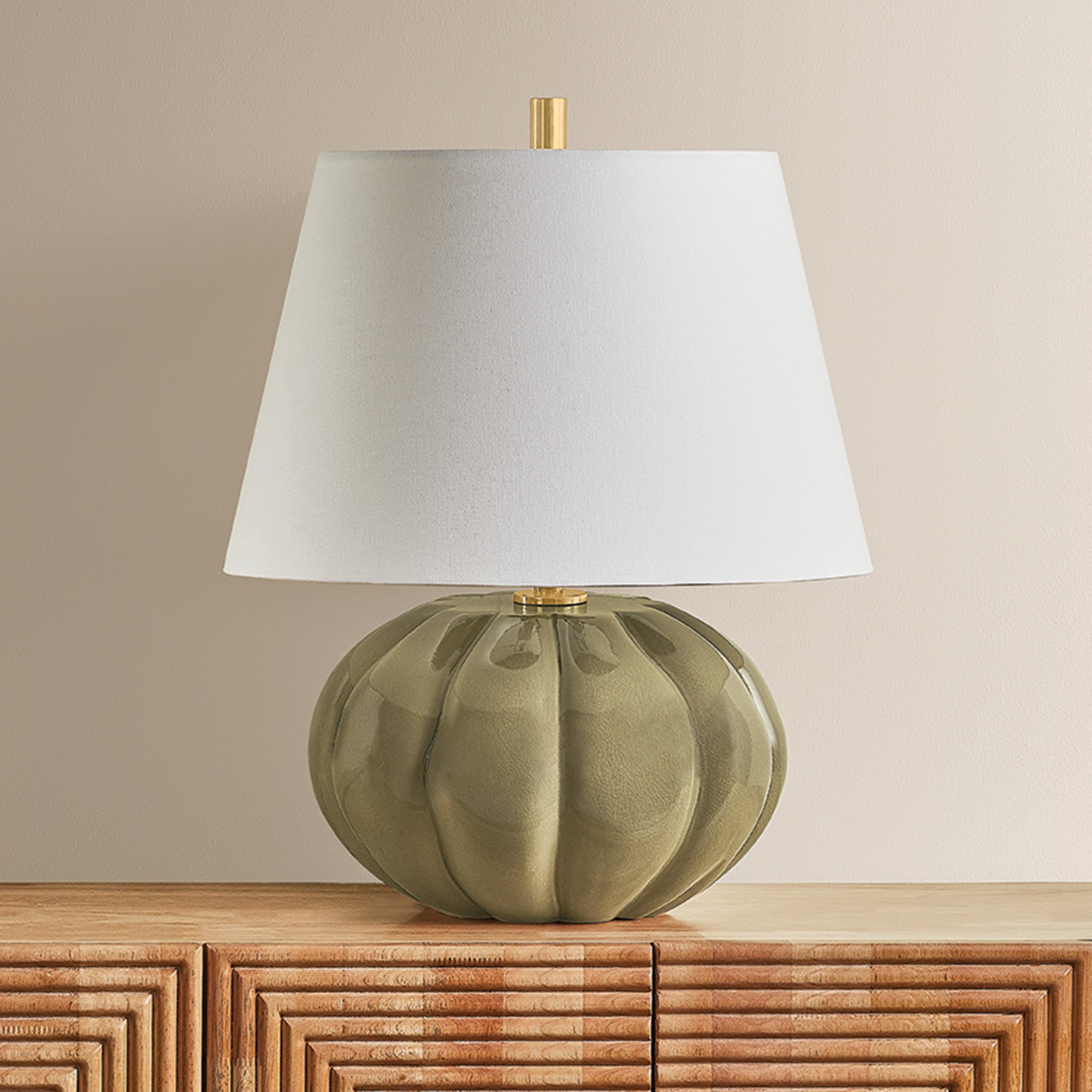 Beata 1-Light Table Lamp in Aged Brass 17W x 21H