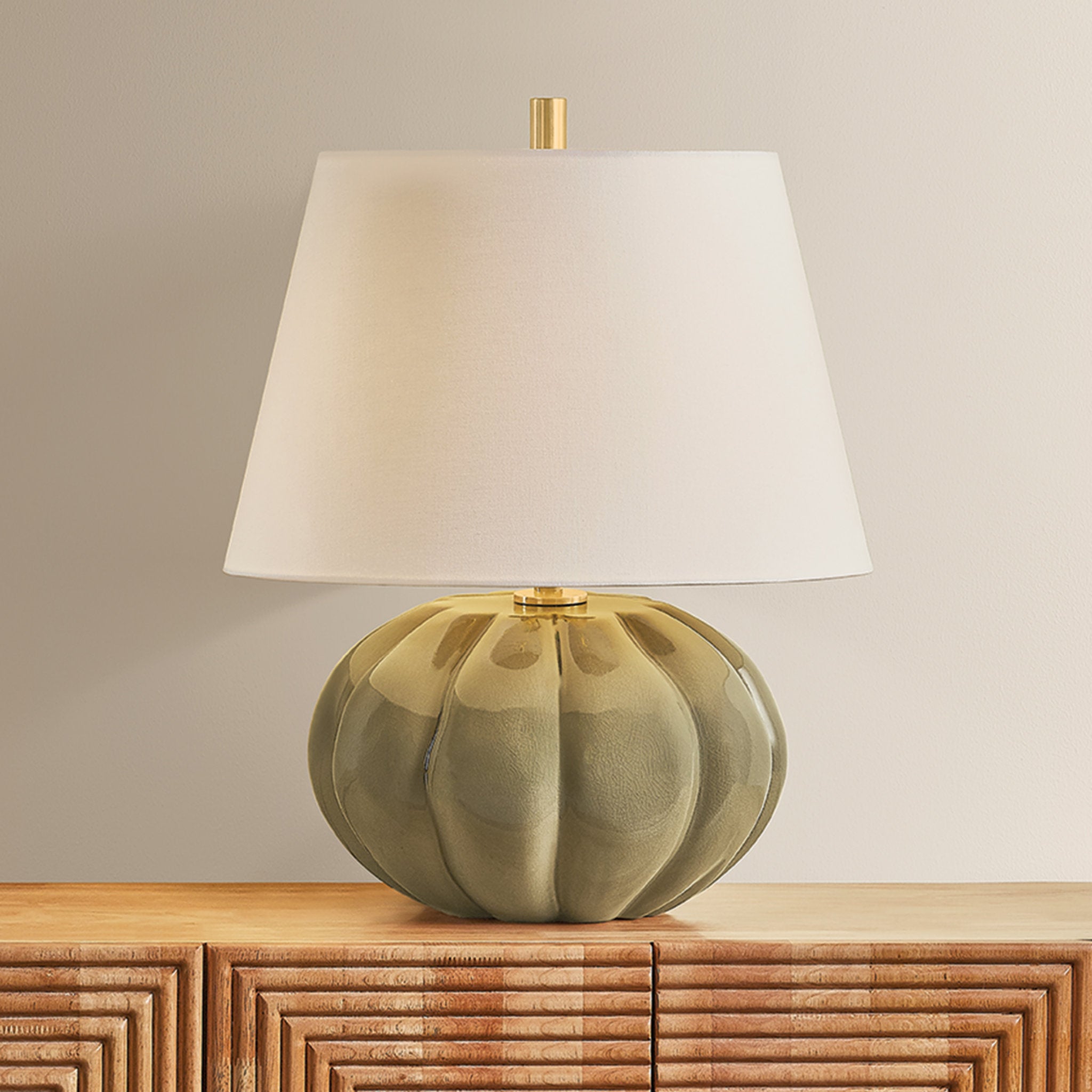 Beata 1-Light Table Lamp in Aged Brass 17W x 21H