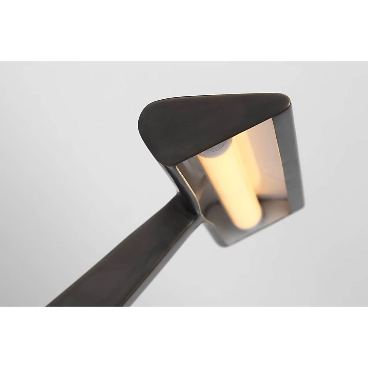 Ian K. Fowler Petrel 8" Picture Light in Bronze W8" x H2.5" x E8.25"