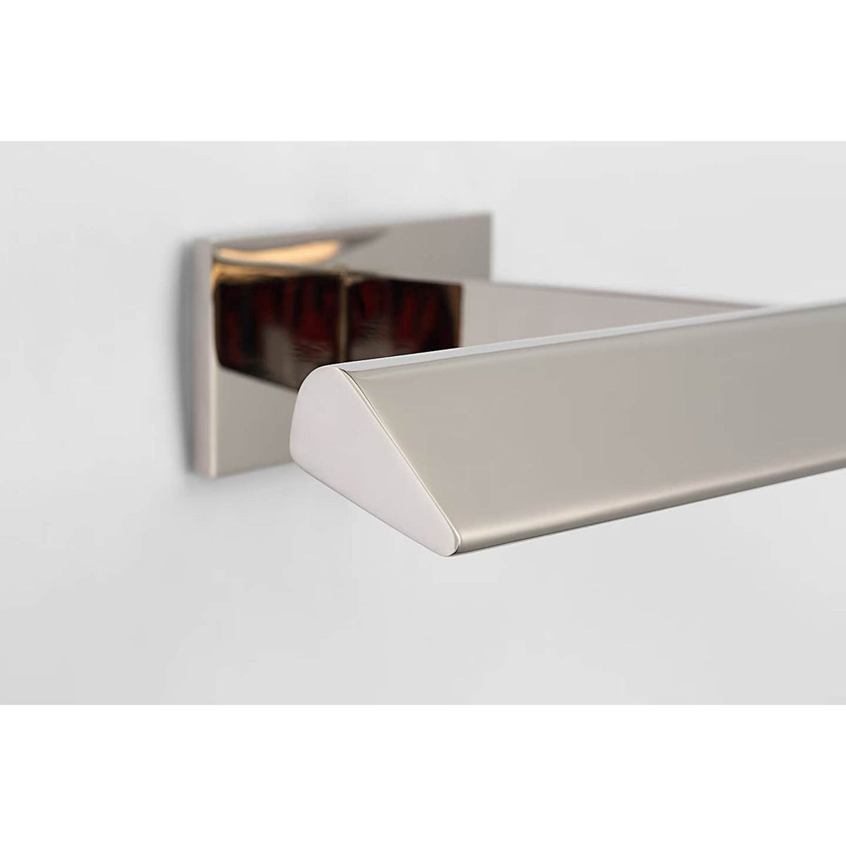 Ian K. Fowler Petrel 18" Picture Light in Polished Nickel W18" x H2.5" x E8.25"
