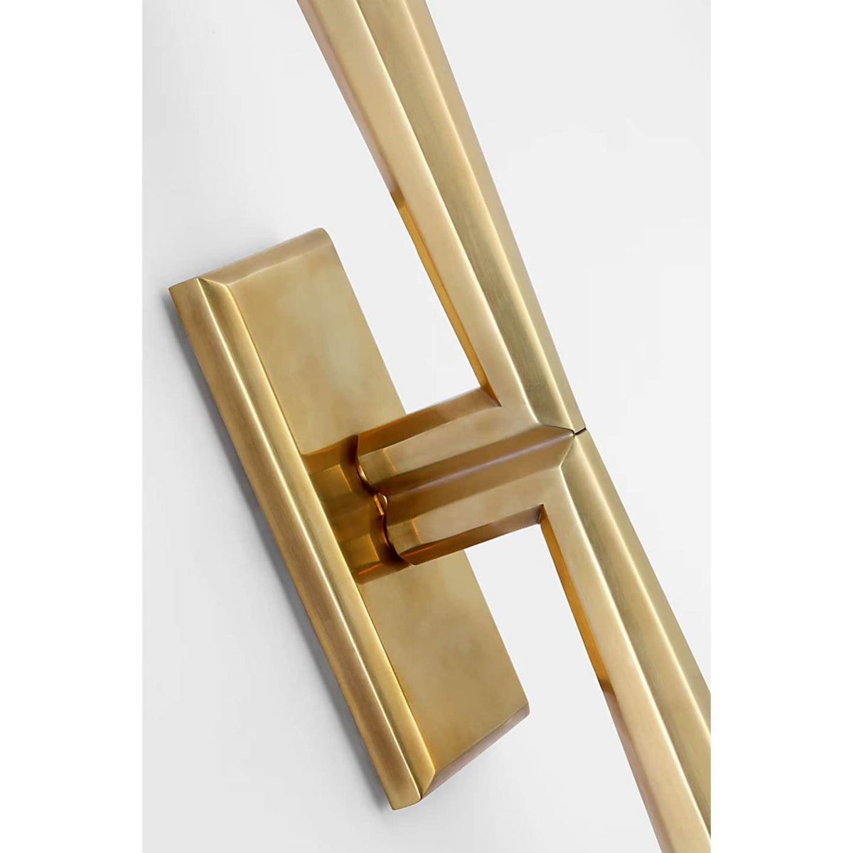 Thomas O'Brien Galahad Linear Sconce in Hand-Rubbed Antique Brass W3" x H25" x E4"