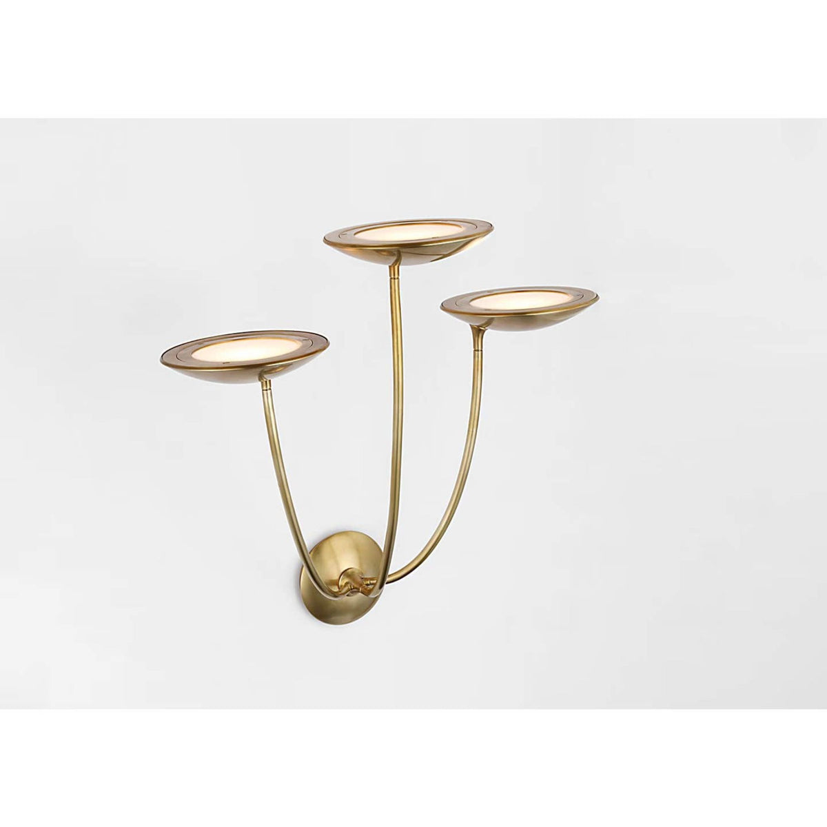 Thomas O'Brien Keira Large Triple Sconce in Hand-Rubbed Antique Brass W22" x H23" x E13.25"