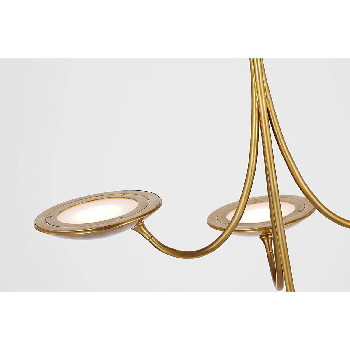 Thomas O'Brien Keira Medium Chandelier in Hand-Rubbed Antique Brass W29.75" x H22"