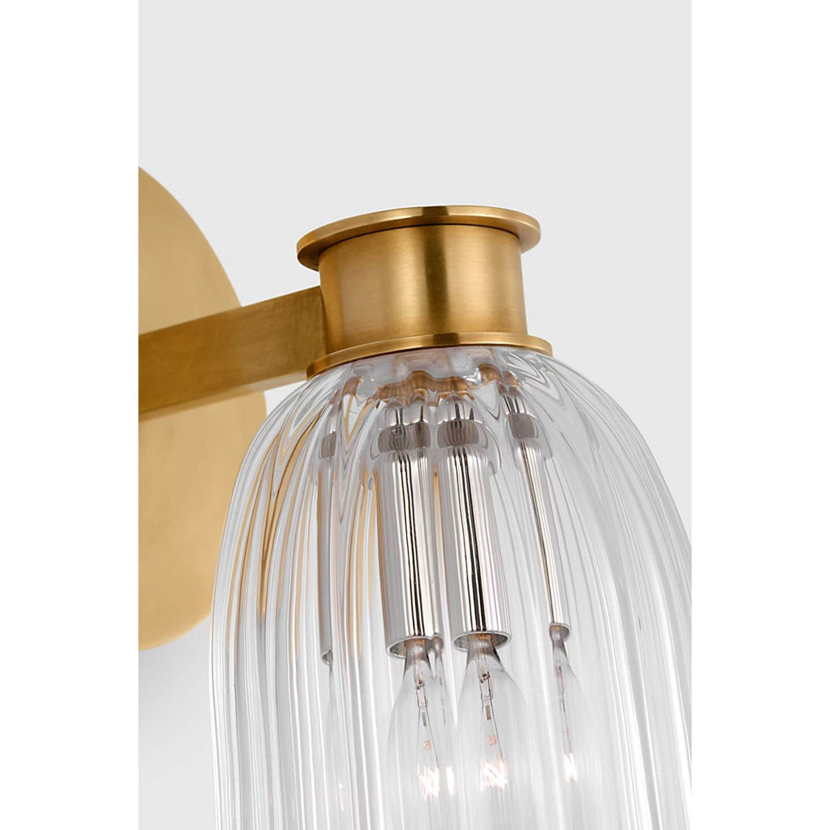 AERIN Asalea Single Sconce in Hand-Rubbed Antique Brass with Clear Glass W5" x H8.5" x E7"