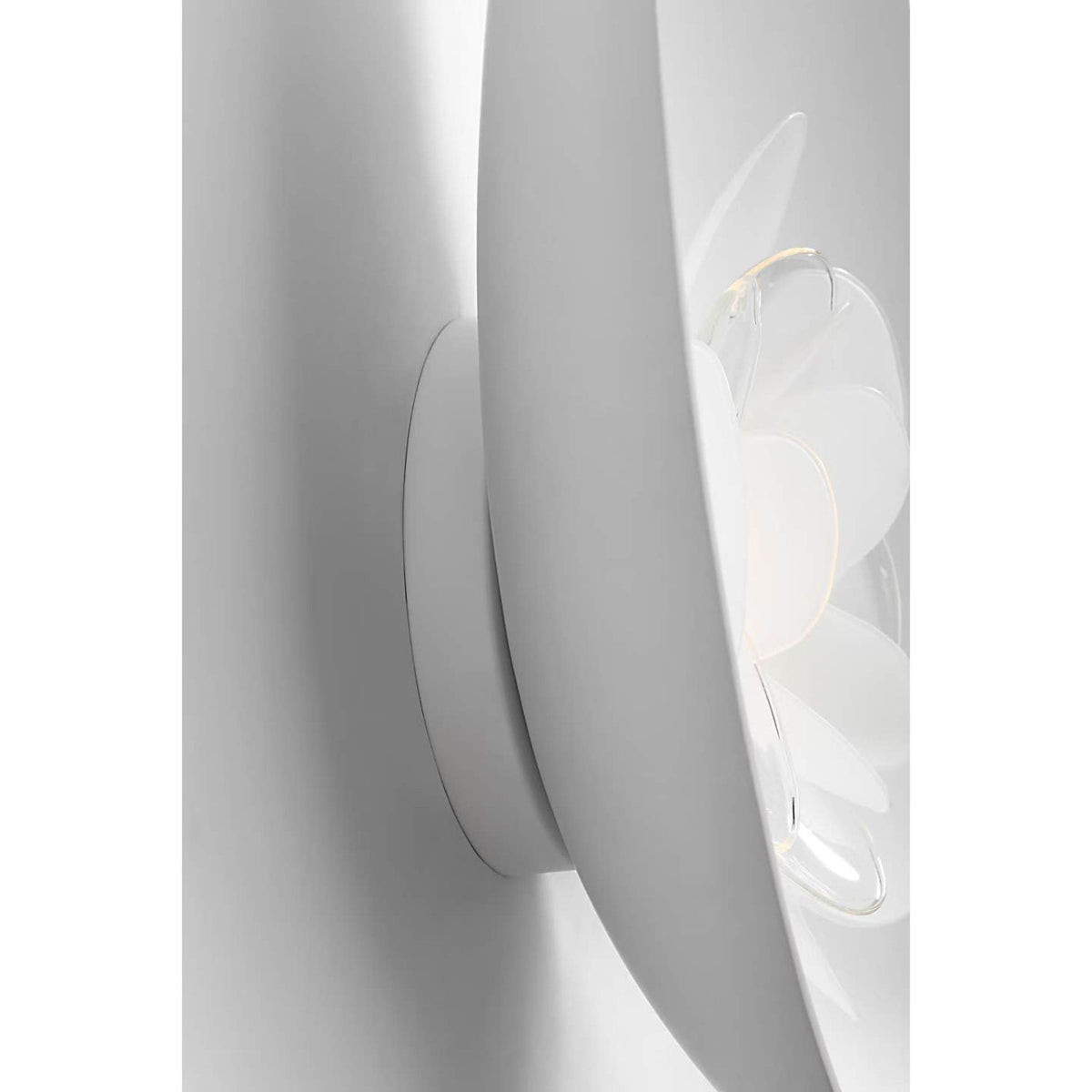 Barbara Barry Petaluma 13" Reflector Sconce in Matte White with Etched and Clear Glass Flower W10.25" x H13" x E3.25"