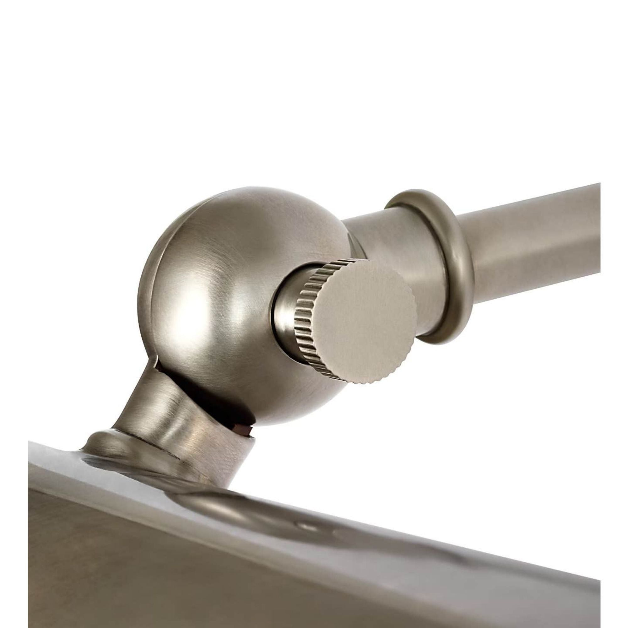 Chapman & Myers Cabinet Maker 18" Cordless Picture Light in Antique Nickel W18" x H4.5" x E8"