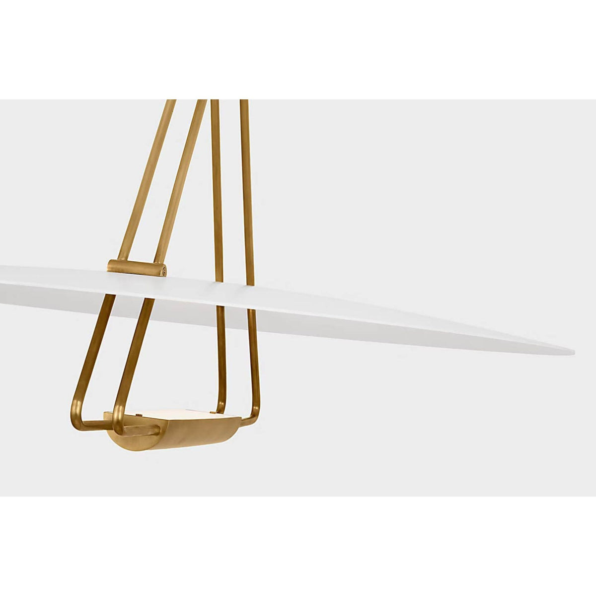 Kelly Wearstler Teline 30" Round Chandelier in Antique-Burnished Brass and Matte White W30"