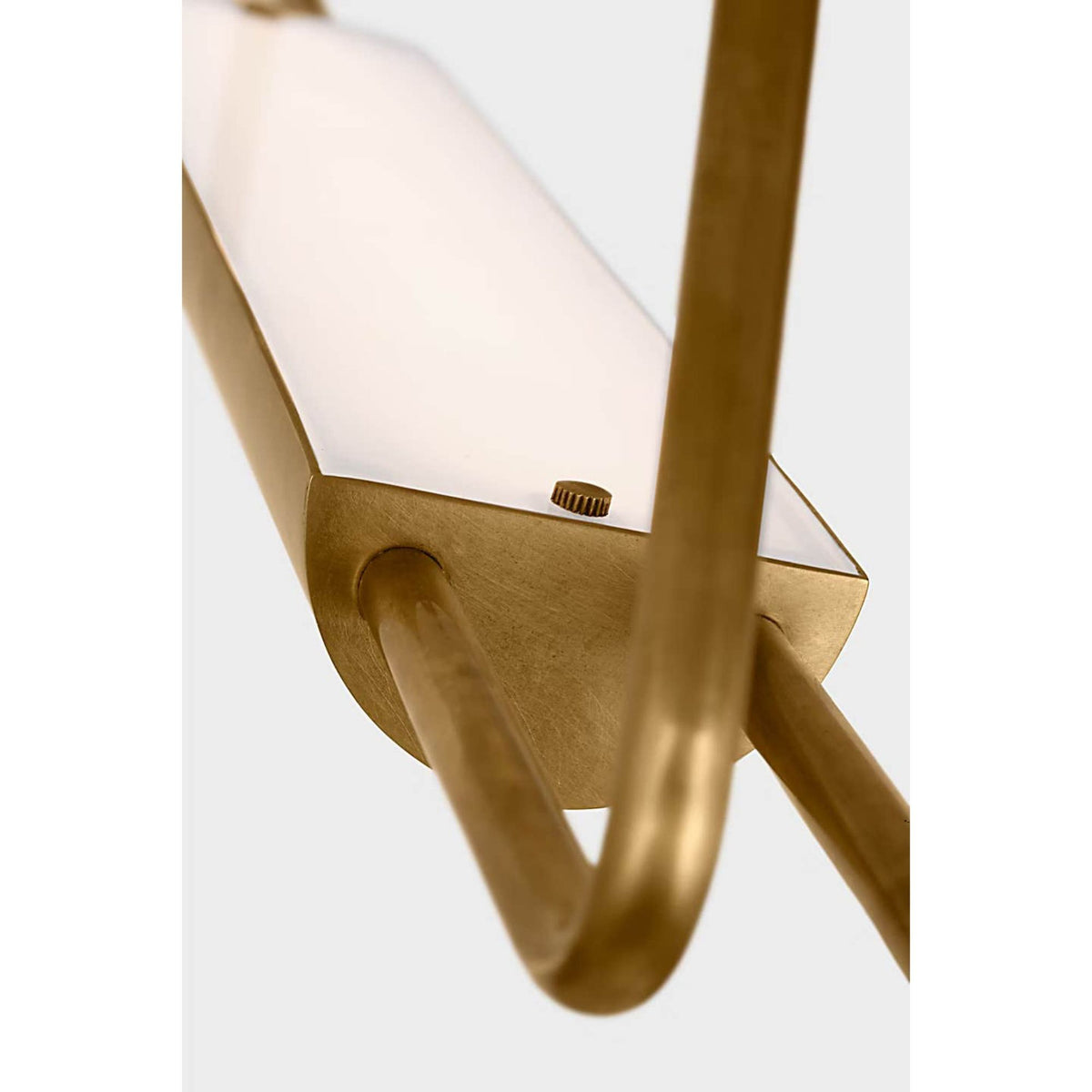 Kelly Wearstler Teline 30" Round Chandelier in Antique-Burnished Brass and Matte White W30"