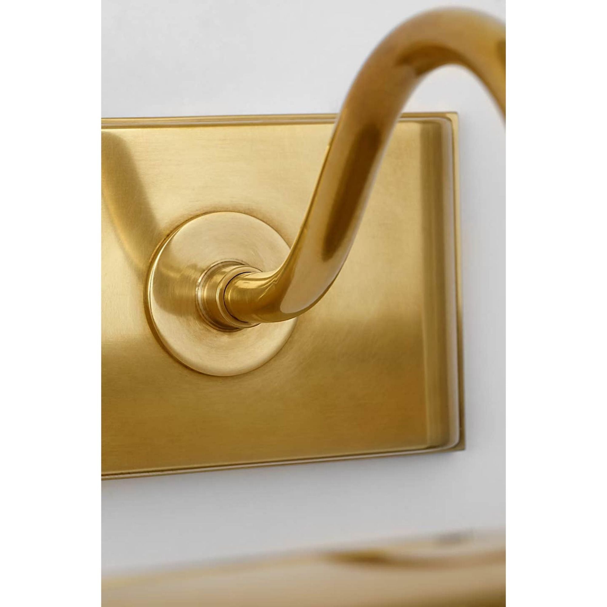 Ralph Lauren Hessen 12" Picture Light in Natural Brass W12" x H4.75" x E9"