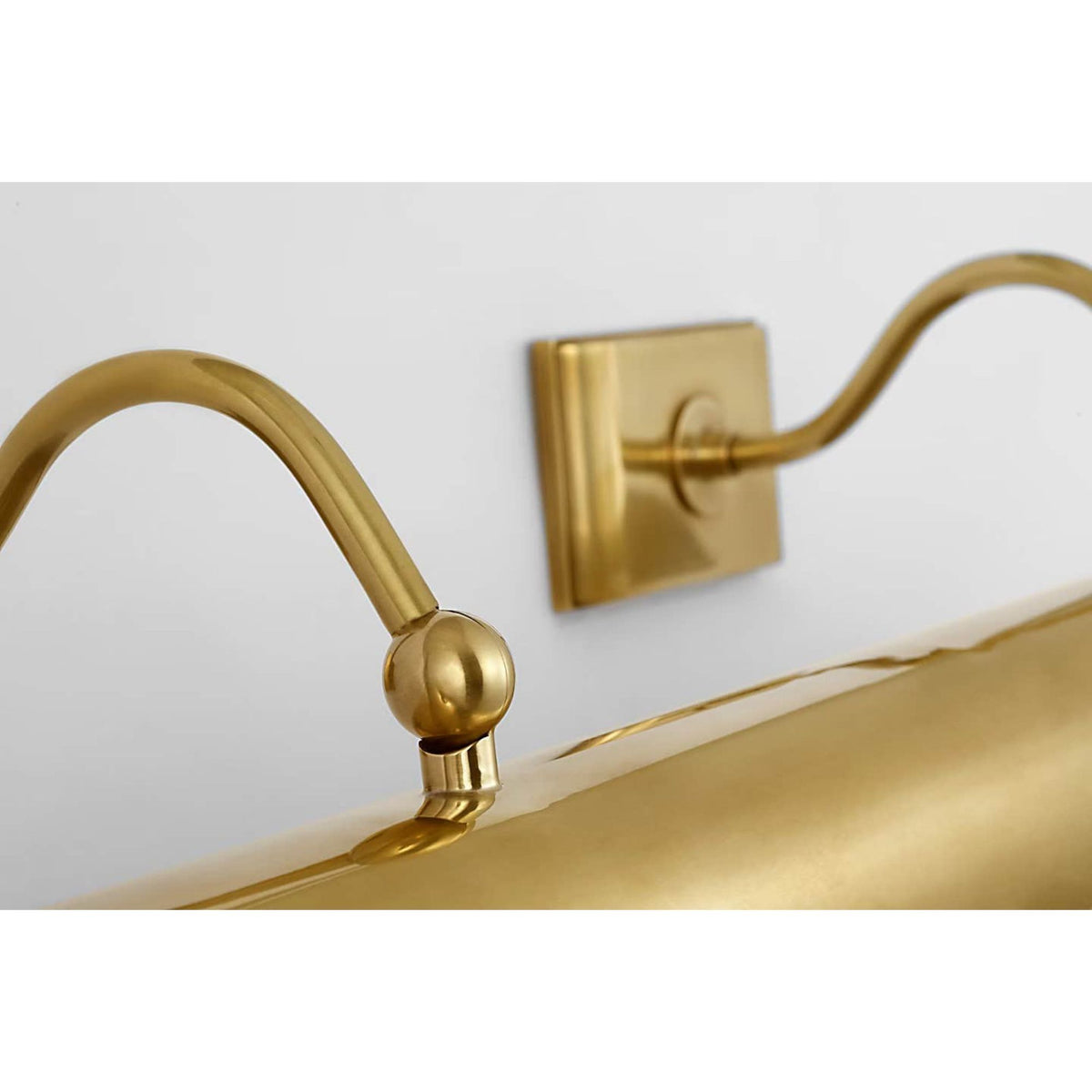 Ralph Lauren Hessen 30" Picture Light in Natural Brass W30" x H4.75" x E9"