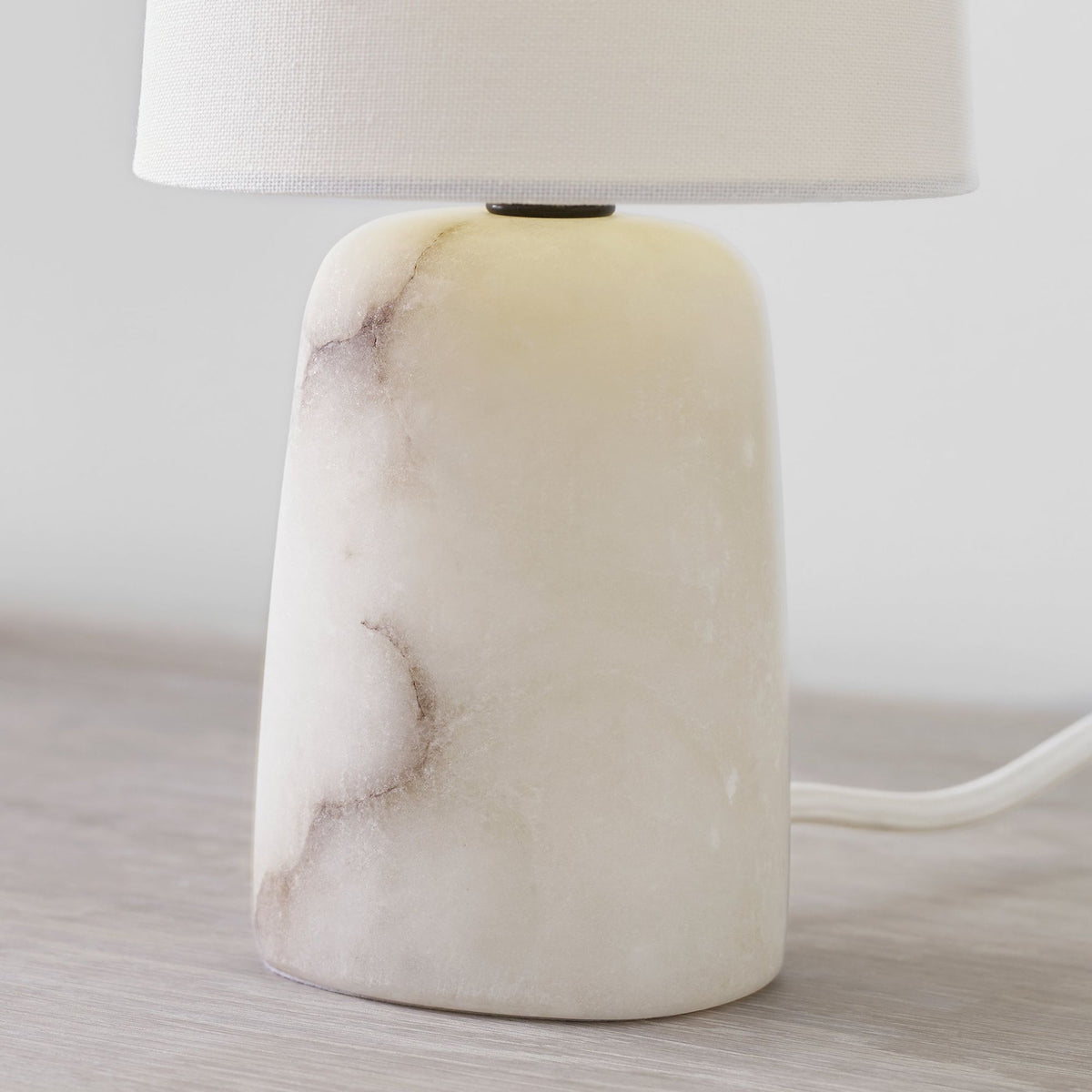Thomas O'Brien Jinny Medium Table Lamp in Alabaster with Linen Shade W5.5" x H17.5"