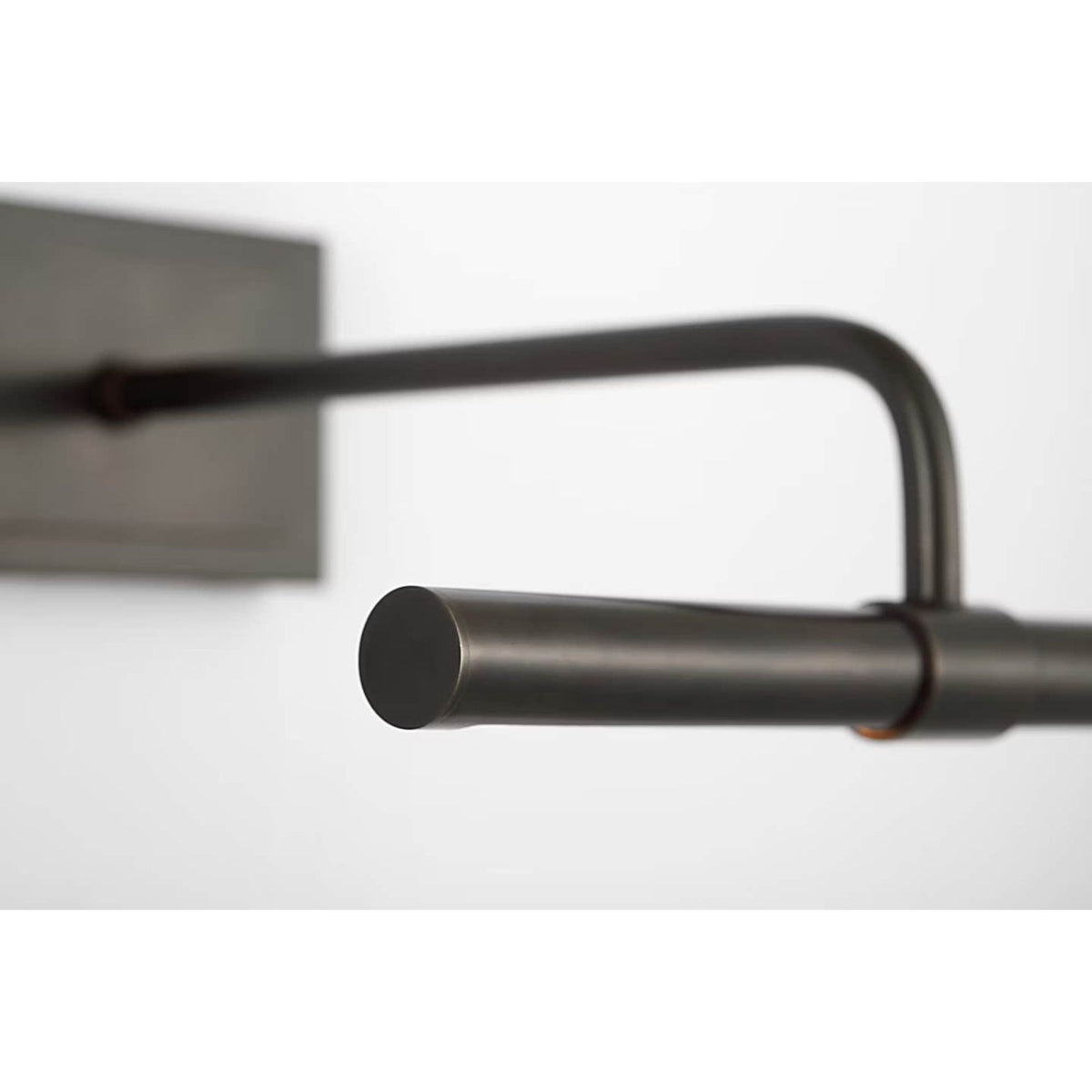Thomas O'Brien Kidd 9" Hardwired Picture Light in Bronze W9" x H4" x E8.5"
