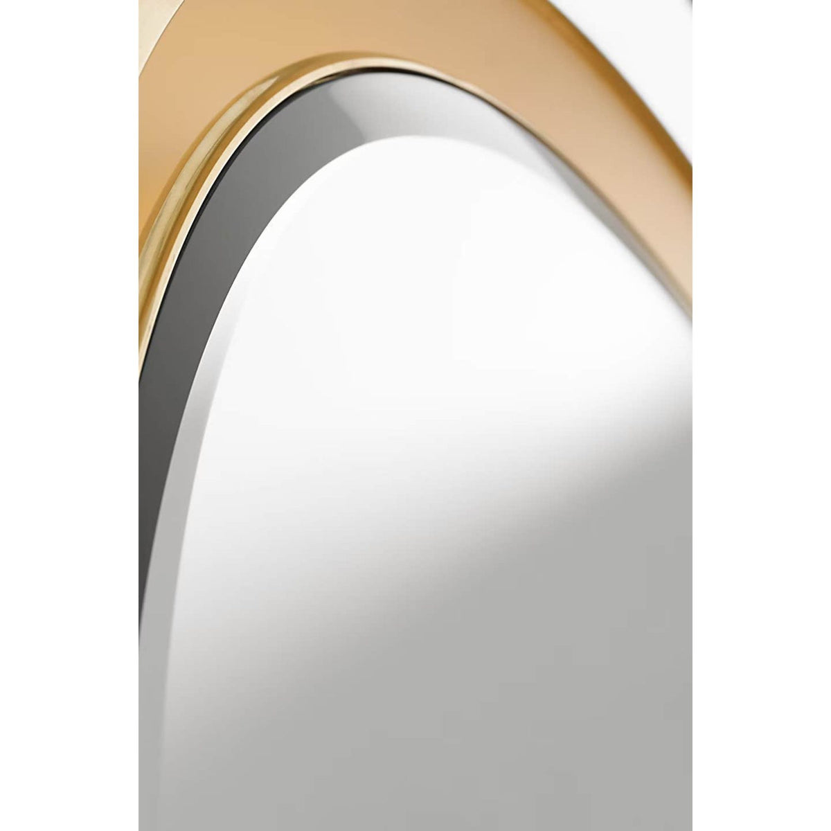 Thomas O'Brien Tricia 30" Illuminated Round Mirror in Hand-Rubbed Antique Brass W30" x H30" x E3"