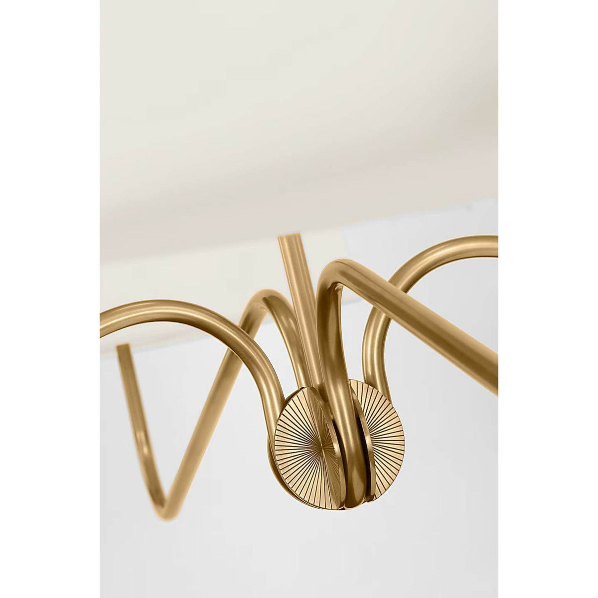 Thomas O'Brien Canto Grande Four Arm Chandelier in Hand-Rubbed Antique Brass with Linen Shades W68"