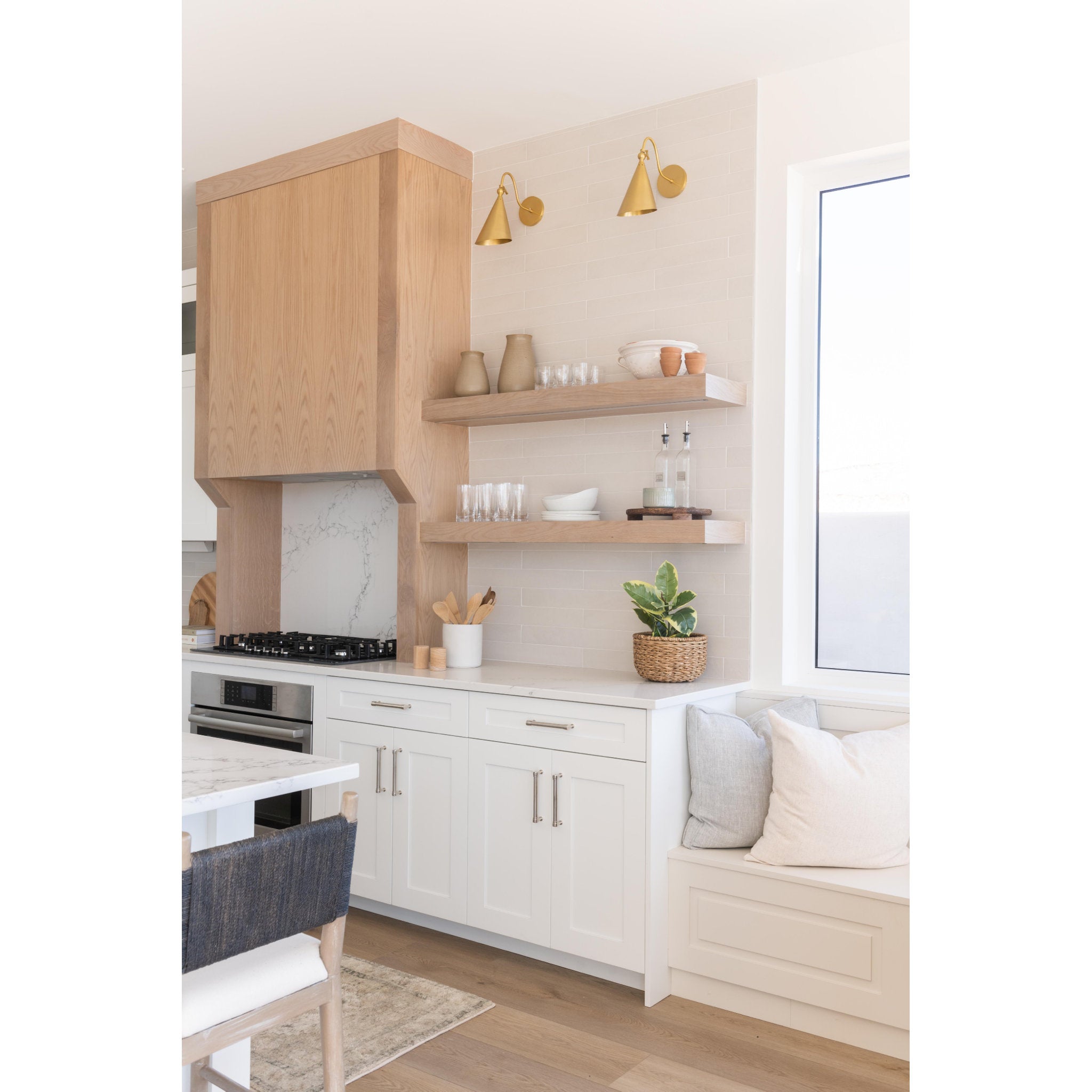 Lupe 1-Light Wall Sconce in Aged Brass 4.75L x 6.25W x 12H