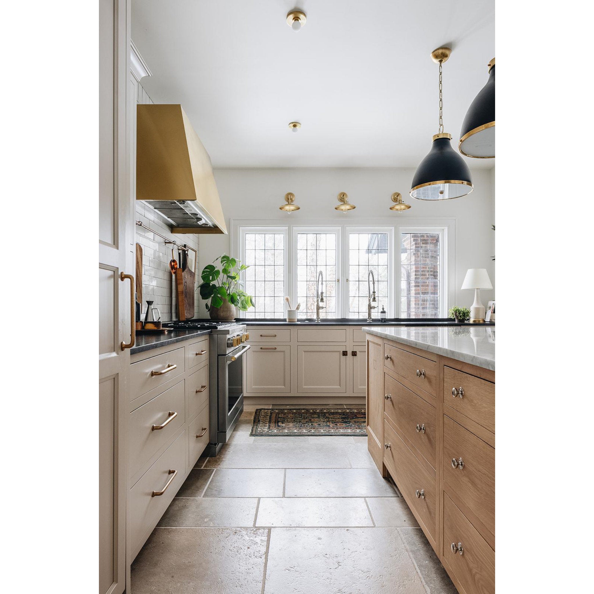 Heirloom 1-Light Wall Sconce in Aged Brass 10L x 10W x 8.5H