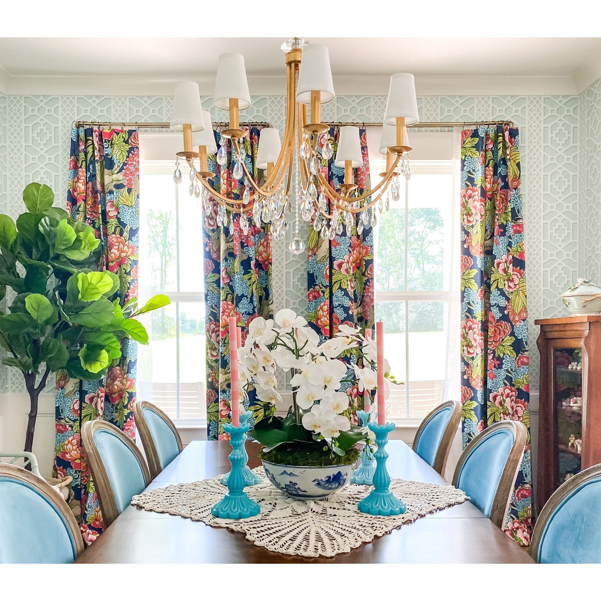 Bridgehampton 8 Light Hand Cut Crystal Antique Gold Chandelier Hand Cut Crystal 28"W x 29"H x 28"D