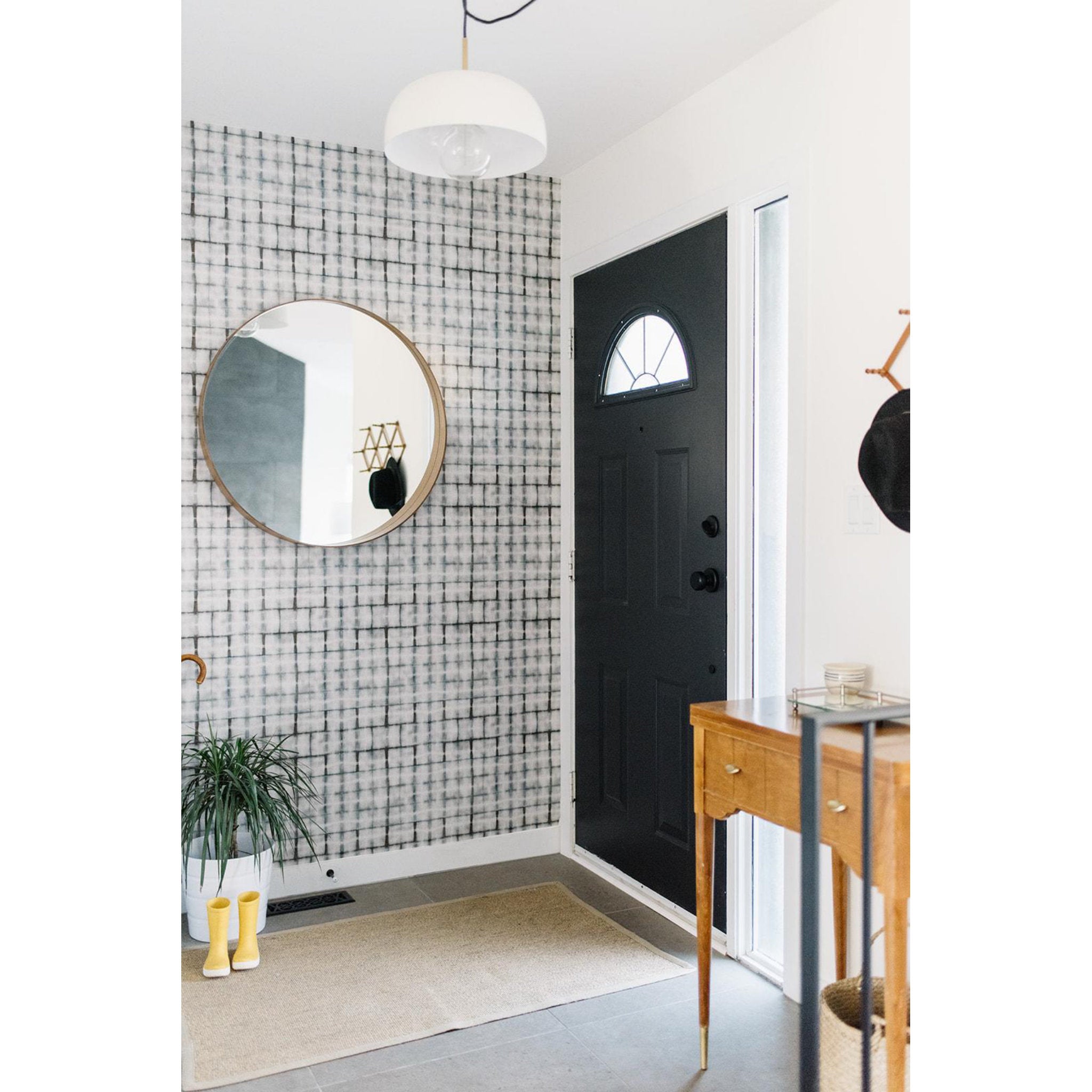 Avery 1-Light Pendant in Aged Brass/Cream 14L x 14W x 13.75H