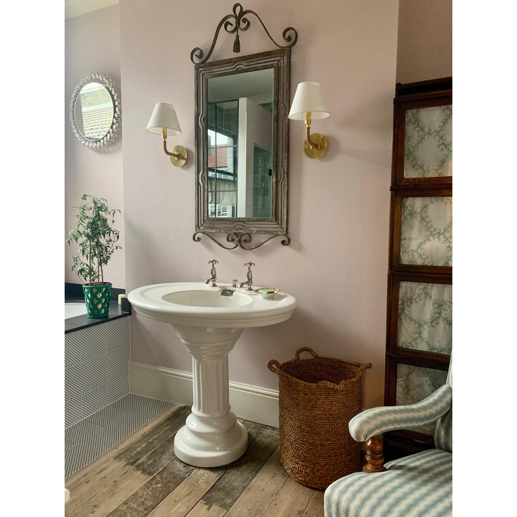 Curves No.1 1-Light Wall Sconce in Aged Brass by Mark D. Sikes 8L x 8W x 11.25H