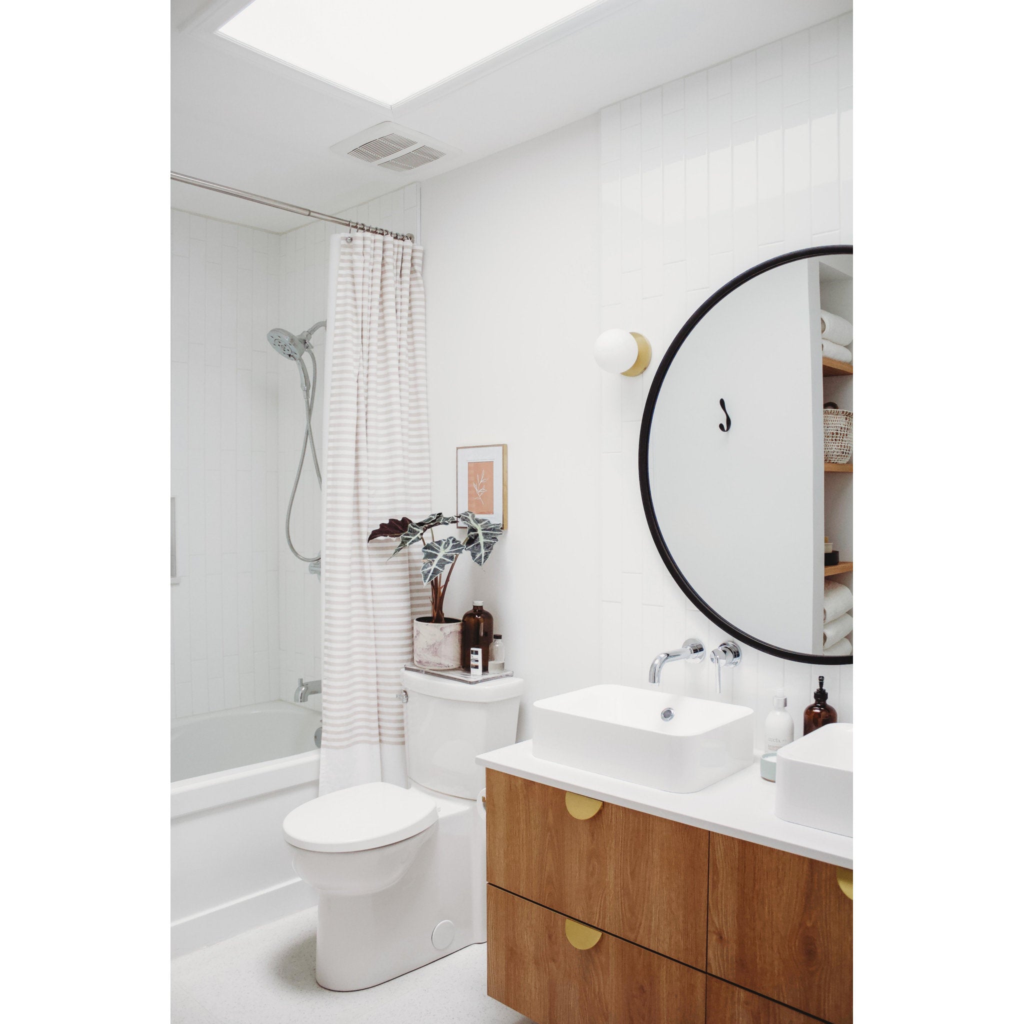 Baird 1-Light Bath and Vanity in Aged Brass 4.75L x 4.75W x 4.75H