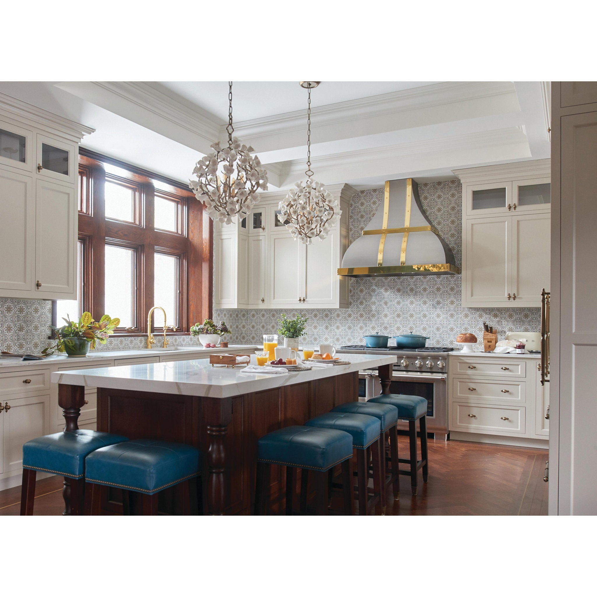 Lily 4-Light Chandelier 18.5L x 18.5W x 20H