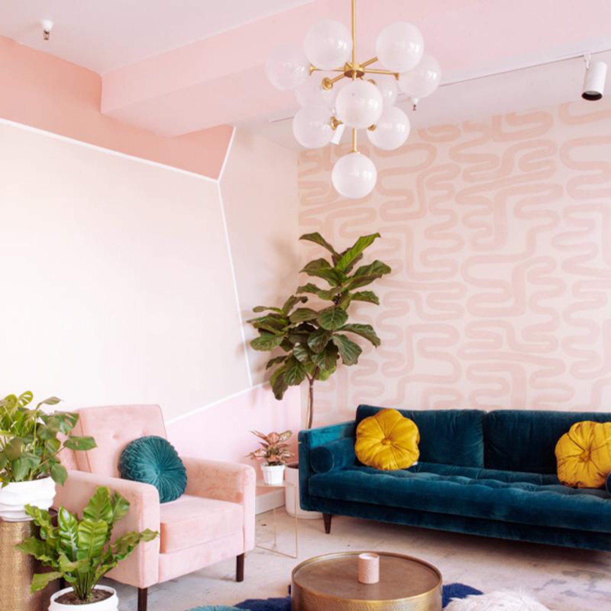 Ashleigh 10-Light Chandelier in Aged Brass 29.75L x 29.75W x 25H