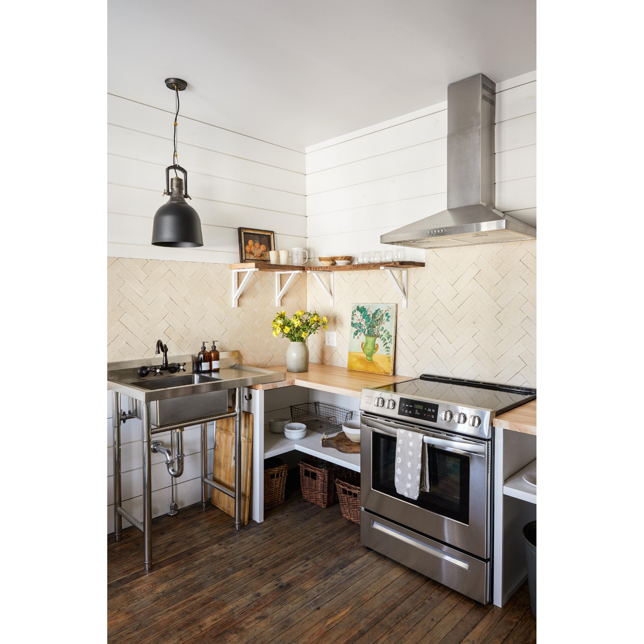 Hangar 31 Pendant 1-Light LED in Soft Black 11.75L x 11.75W x 18.75H