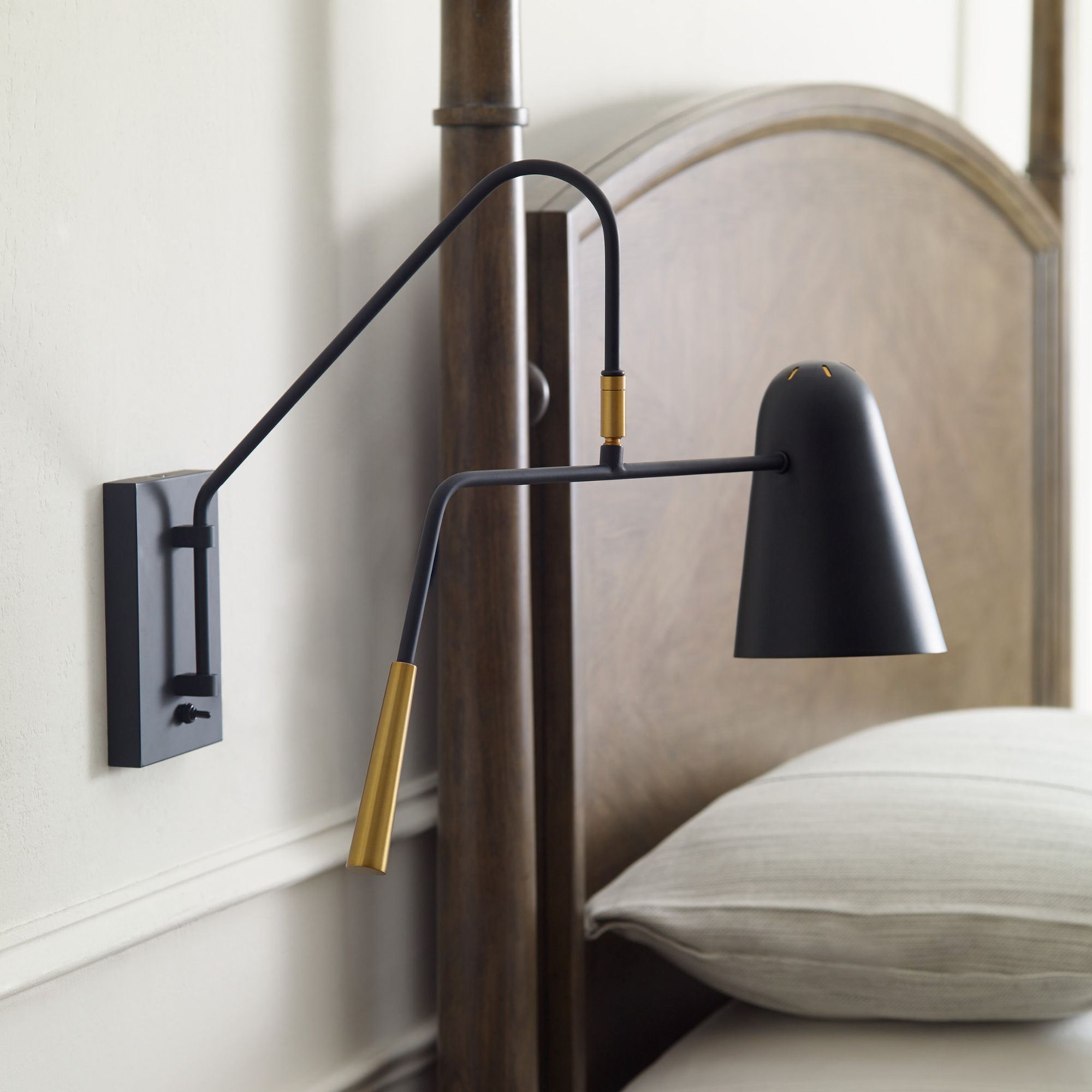 Ellen DeGeneres Simon Task Sconce in Midnight Black