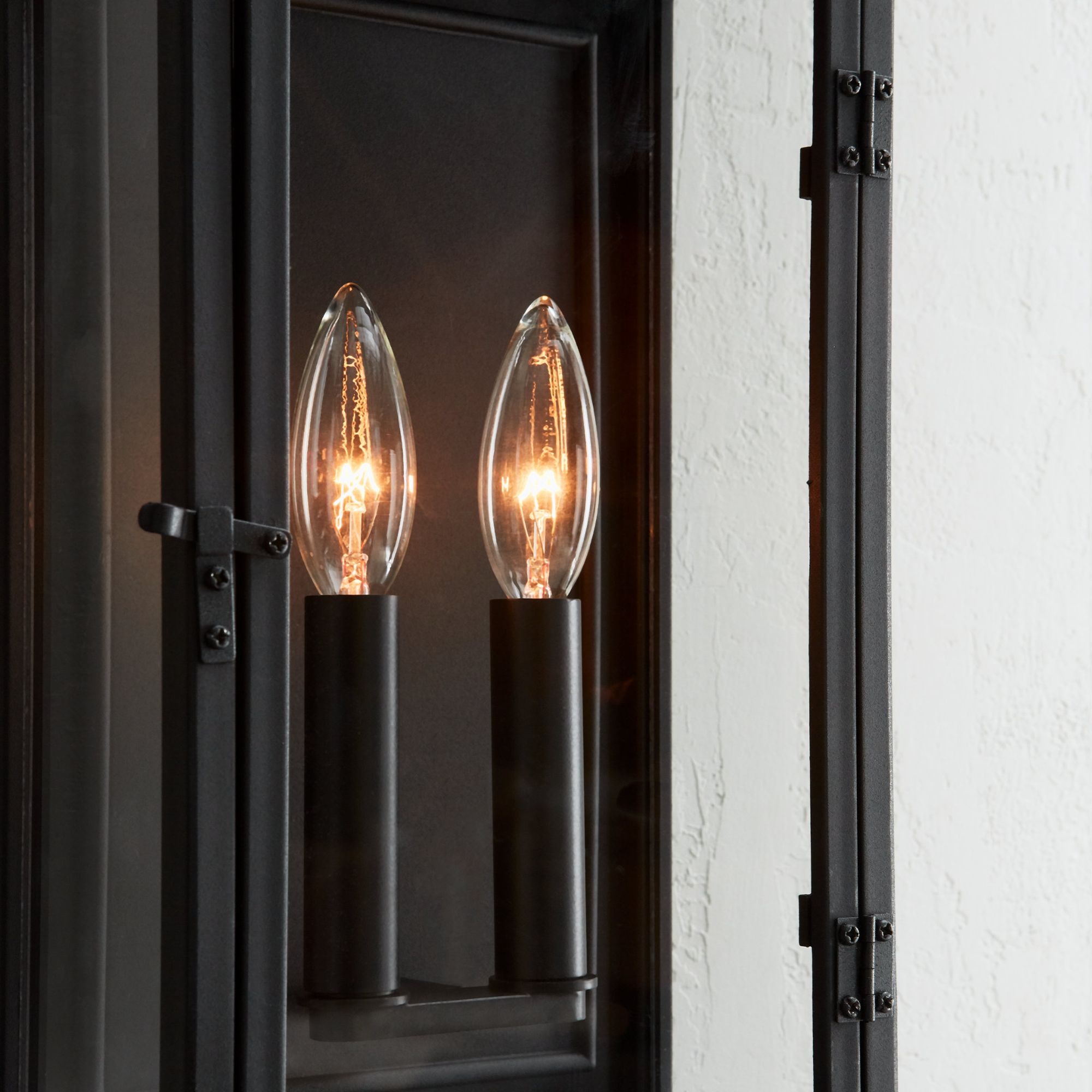 Chapman & Myers Hingham Medium Outdoor Wall Lantern in Textured Black