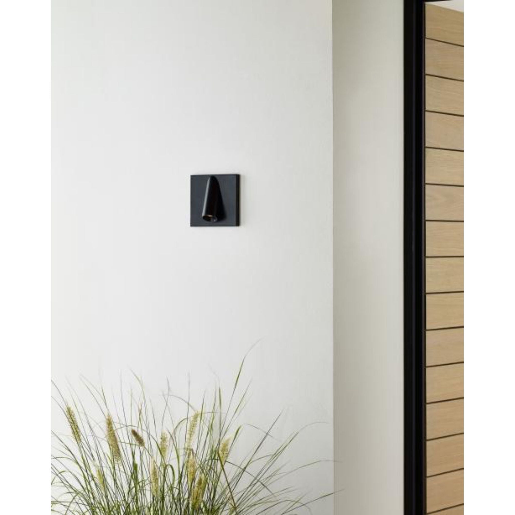 Ponte 5 Outdoor Wall 1-Light LED 3000K Black by Sean Lavin