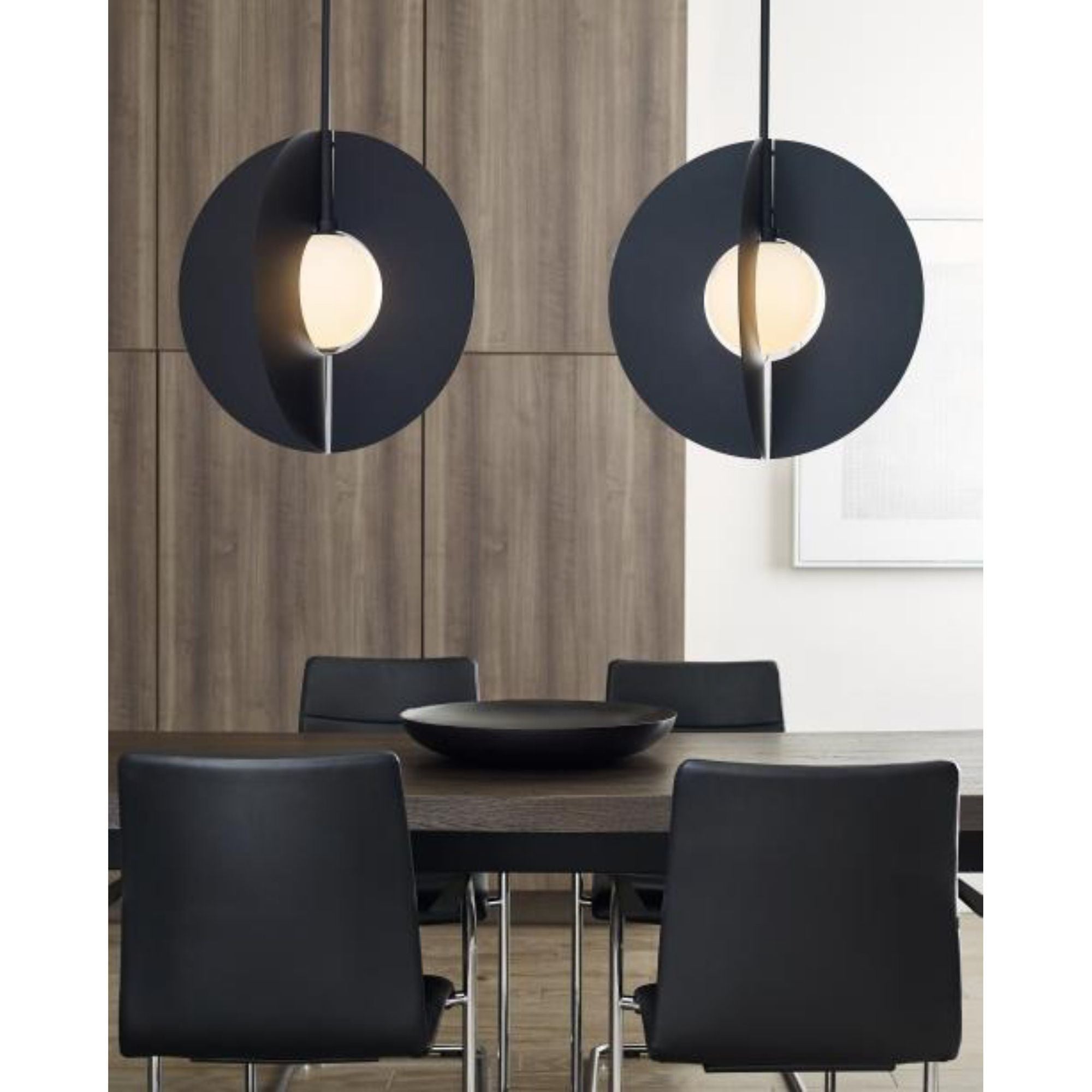 Orbel Round Grande Line-Voltage Pendants/Suspension 1-Light Natural Brass by Sean Lavin
