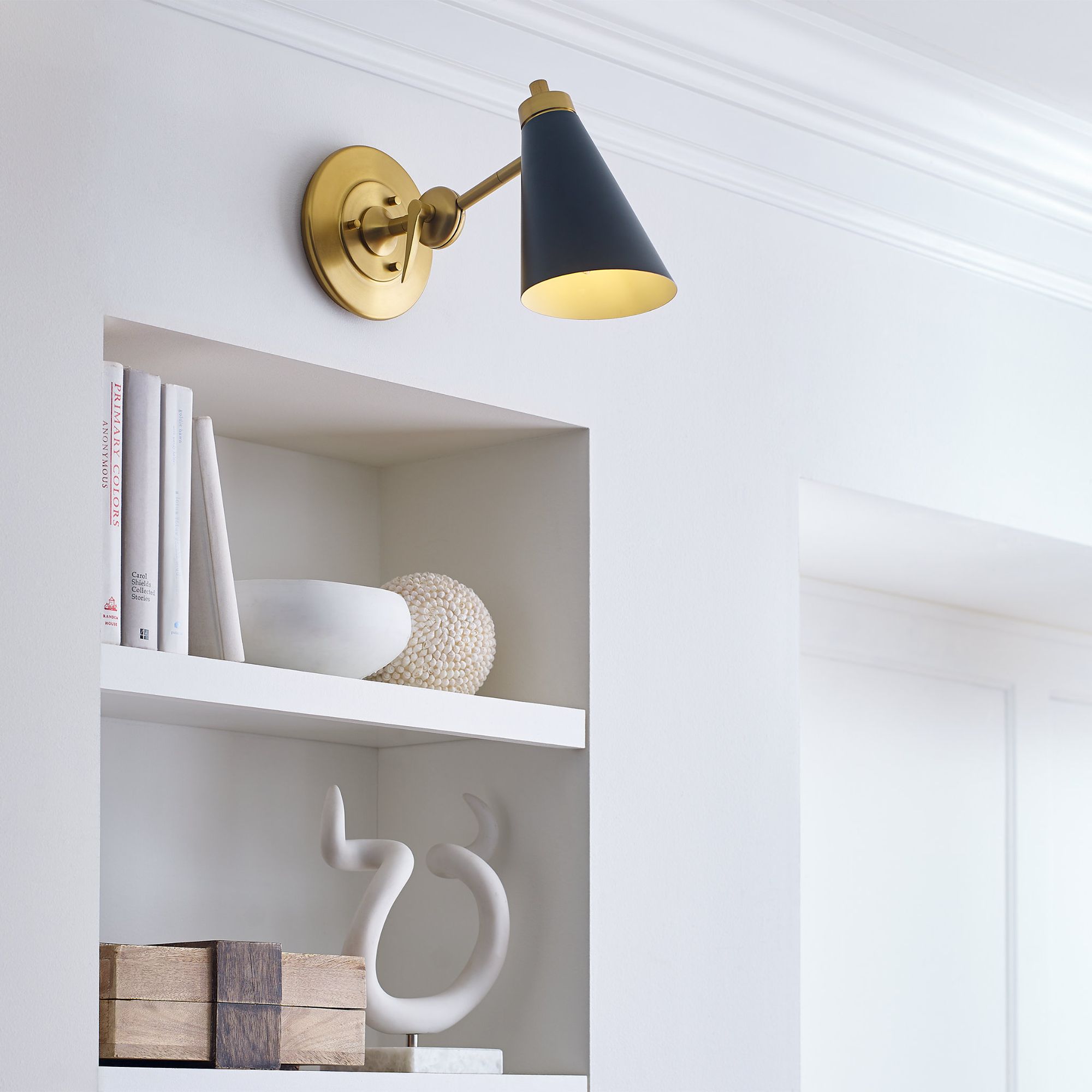 Thomas O'Brien Signoret Task Sconce in Burnished Brass