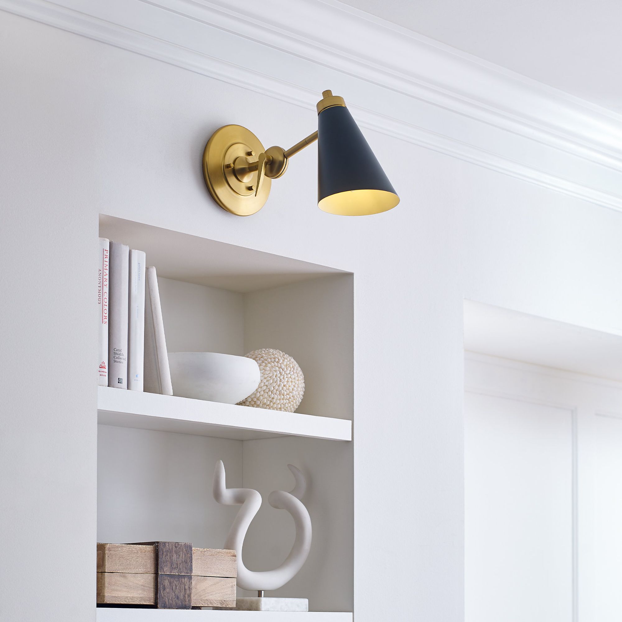 Thomas O'Brien Signoret Task Sconce in Burnished Brass