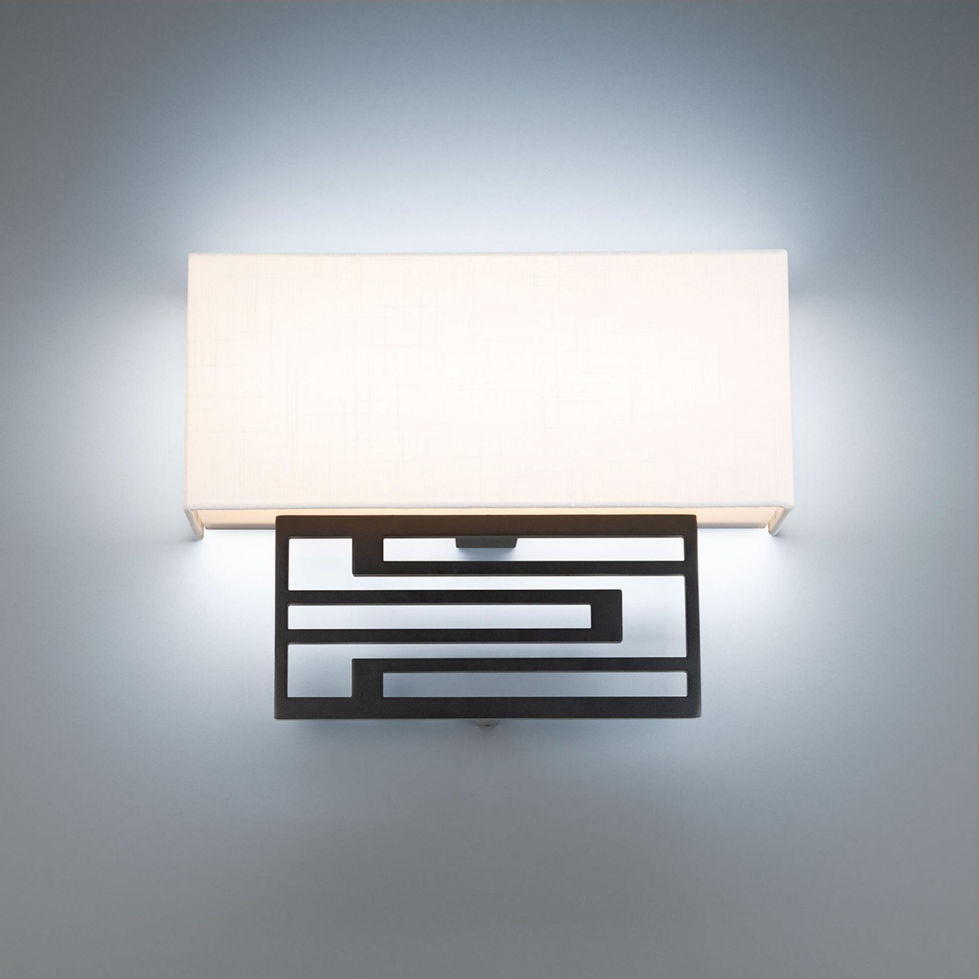 Vander 14in LED Wall Sconce 3-CCT 2700K-3000K-3500K Set to 3500K in Black
