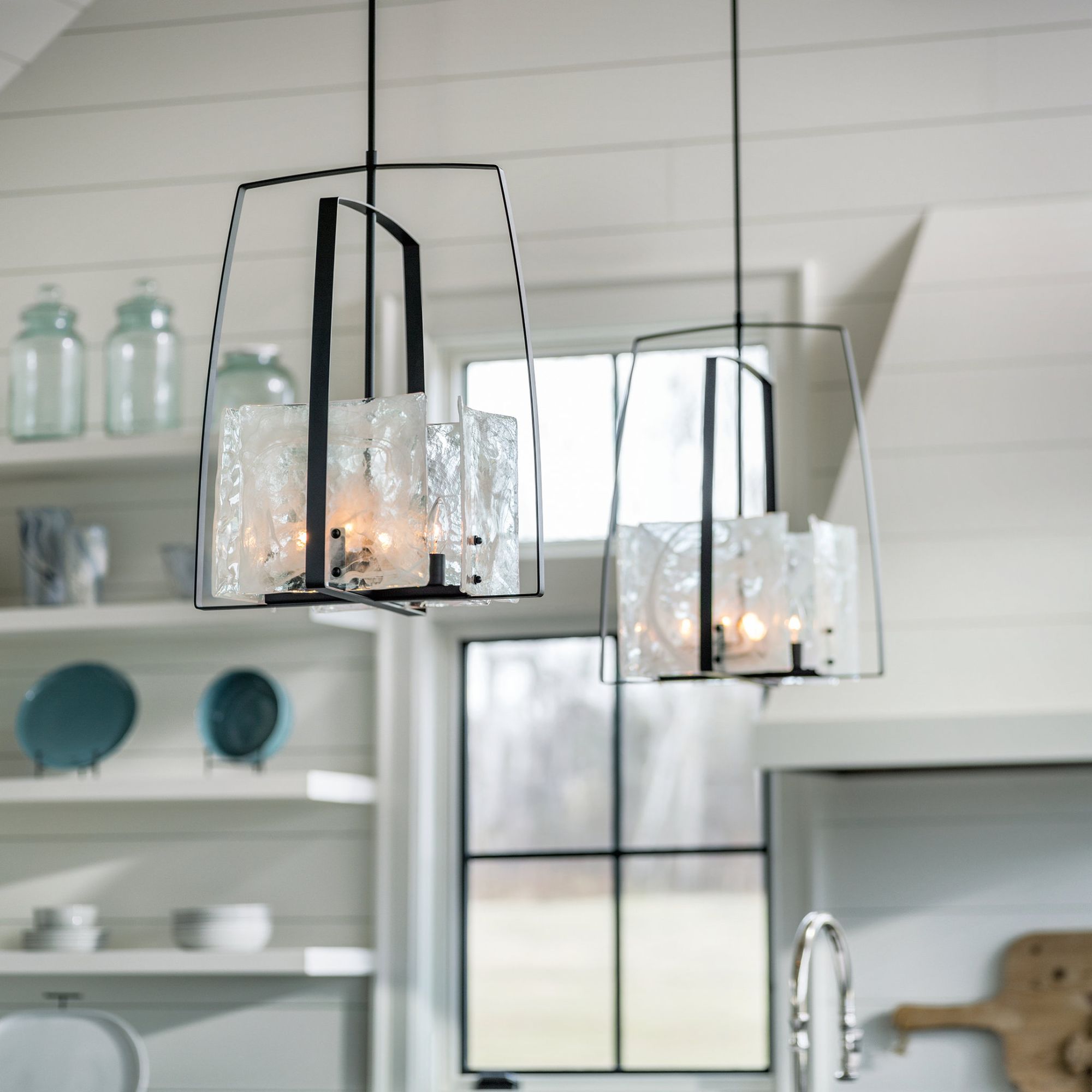 Arc Pendant 4-Light White Swirl Glass (YR) in Black