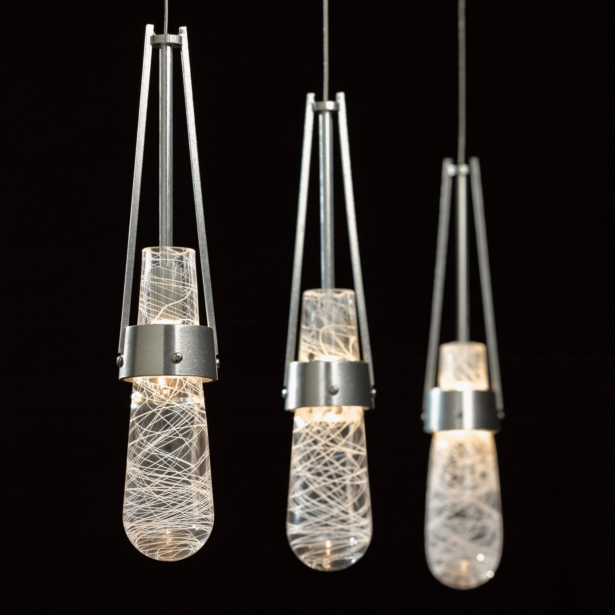 Link Blown Glass Low Voltage Mini Pendant 1-Light Clear Glass with White Threading (YJ) in Sterling