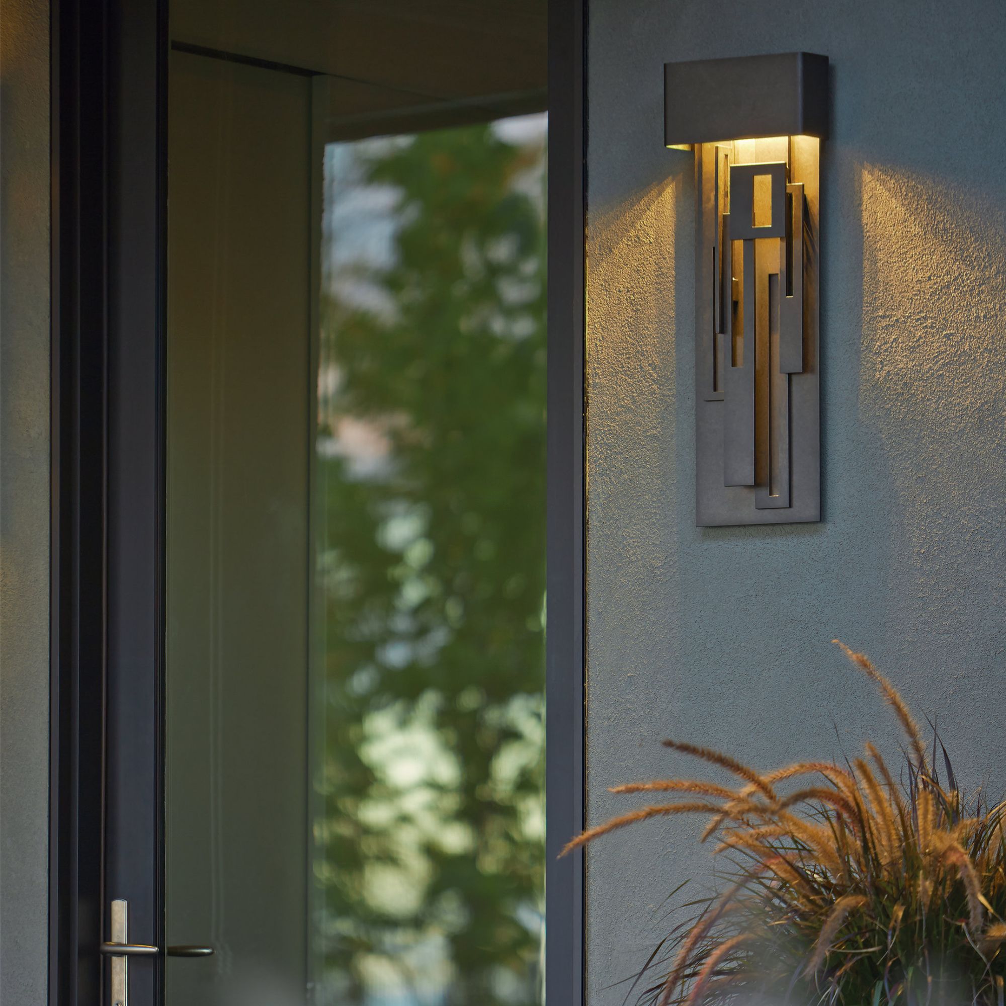 Collage Large Dark Sky Friendly LED Outdoor Sconce LED in Coastal Dark Smoke