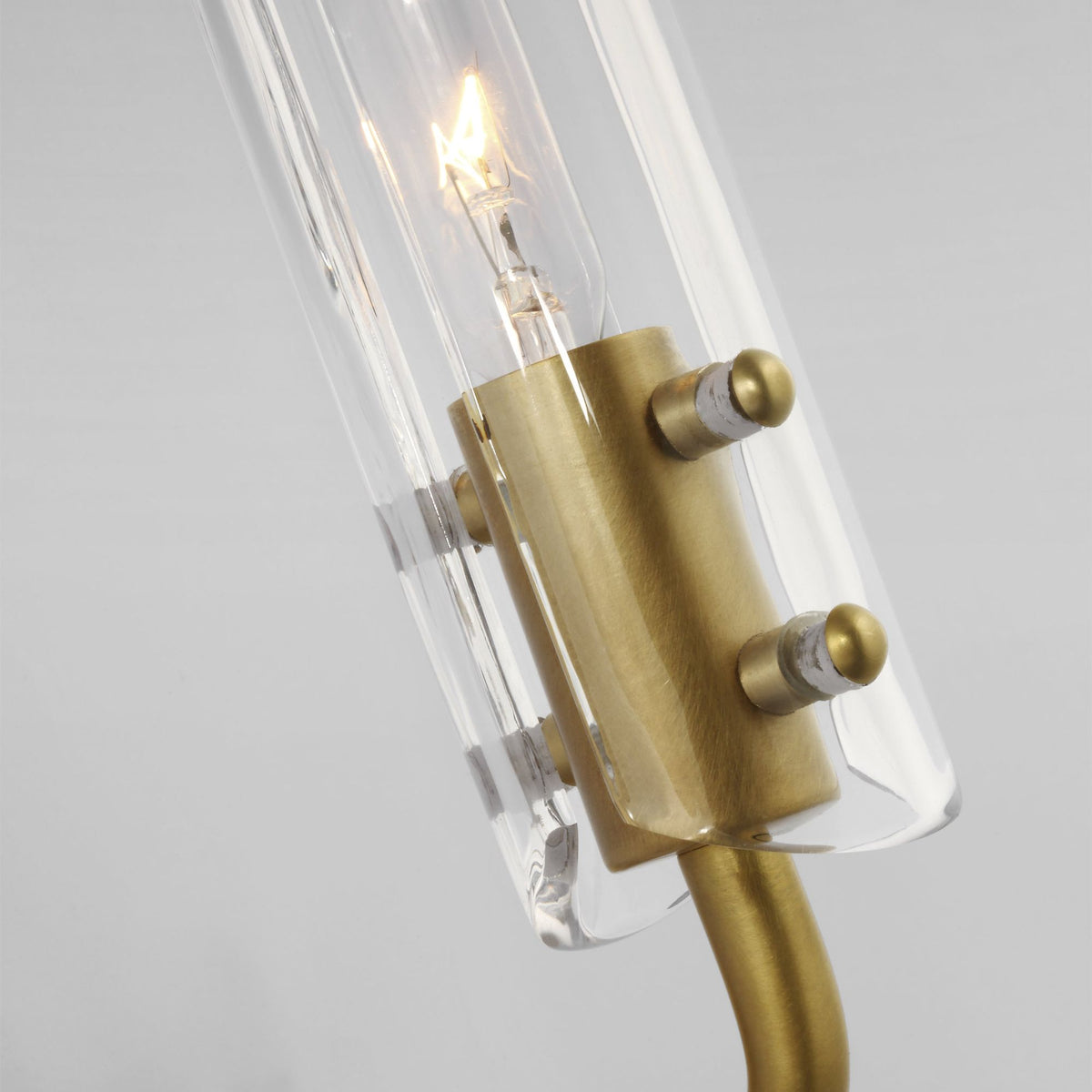 AERIN Casoria 14" Single Sconce in Hand-Rubbed Antique Brass with Clear Glass W4.75" x H14.75" x E6"