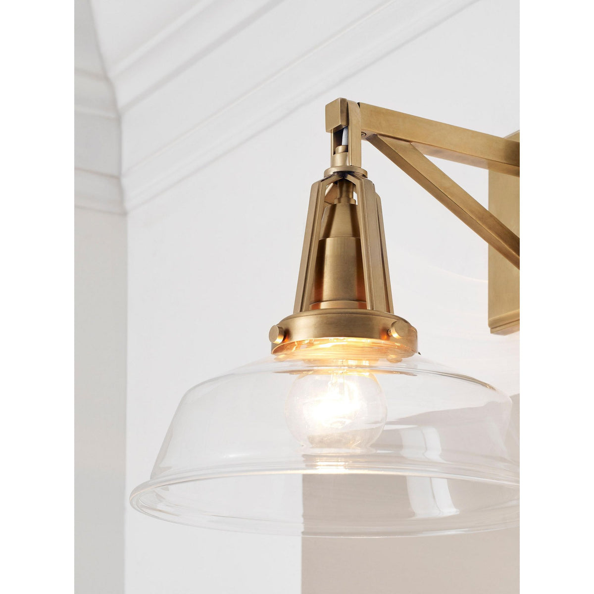 Chapman & Myers Layton 10" Sconce in Antique-Burnished Brass with Clear Glass W10" x H10.25" x E11.5"