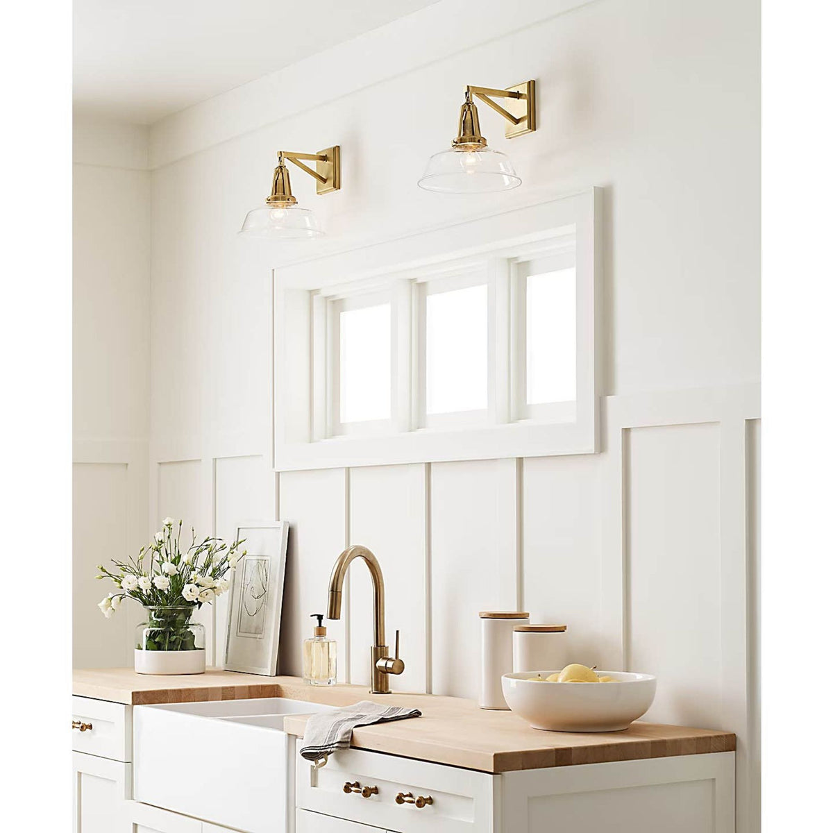 Chapman & Myers Layton 10" Sconce in Antique-Burnished Brass with Clear Glass W10" x H10.25" x E11.5"