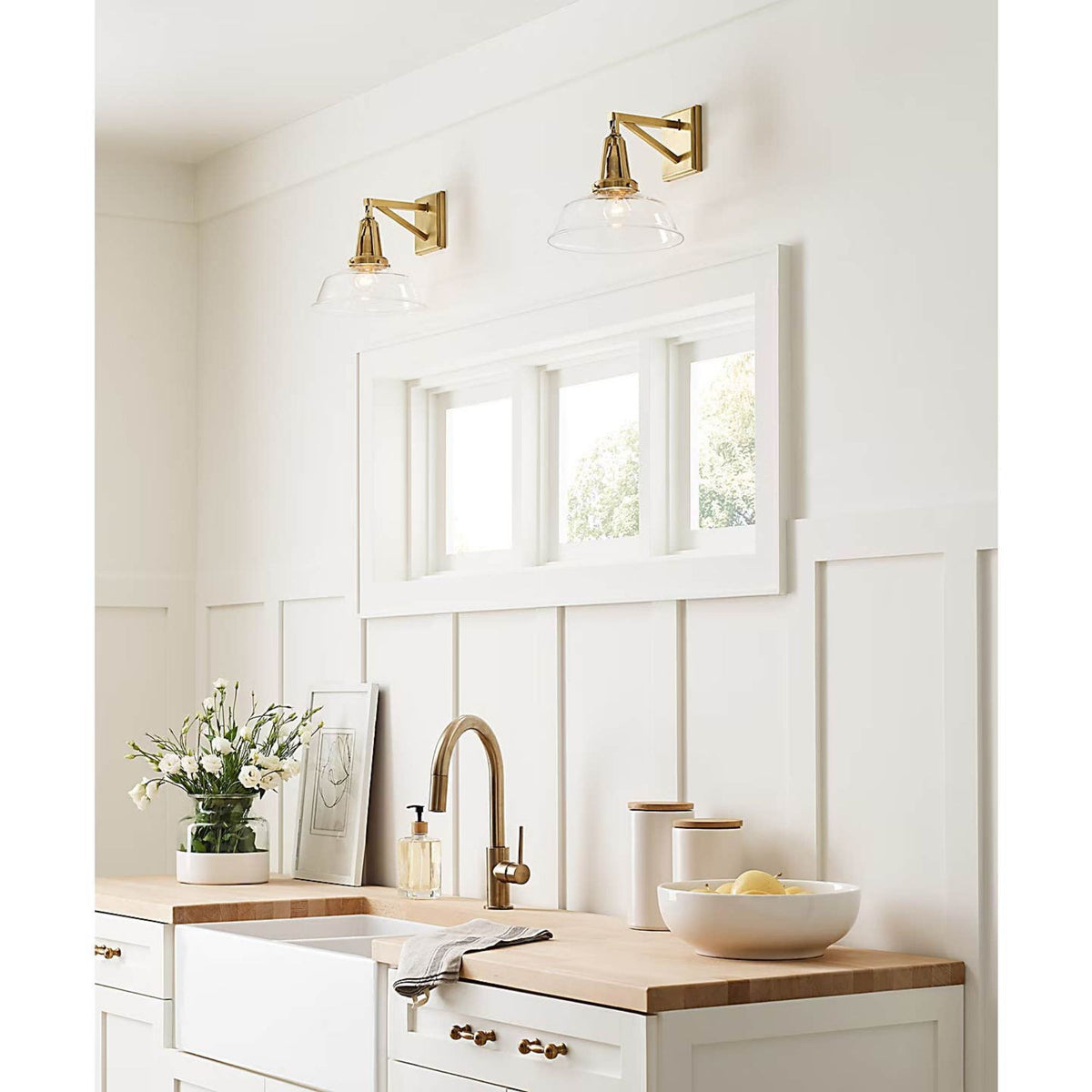 Chapman & Myers Layton 10" Sconce in Antique-Burnished Brass with Clear Glass W10" x H10.25" x E11.5"