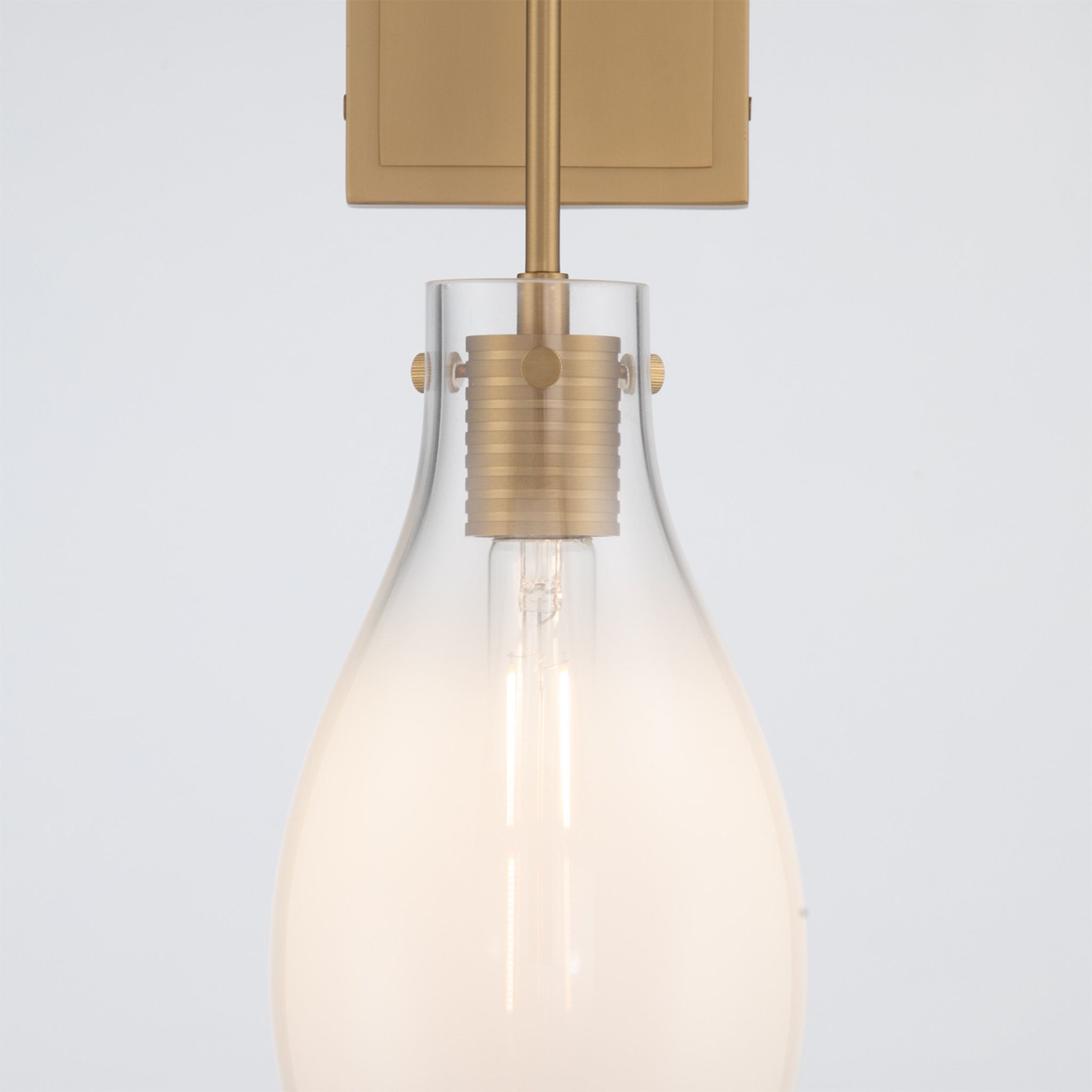 Davis 5.75" LED Modern Gold Sconce 1-Light 5.75"W x 19.25"H x 8"D