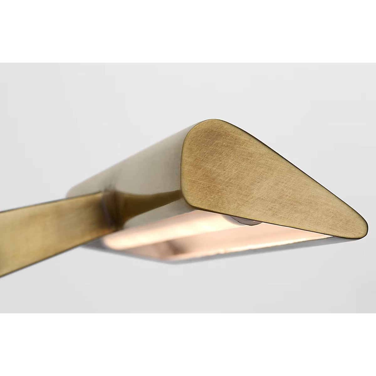 Ian K. Fowler Petrel 8" Picture Light in Hand-Rubbed Antique Brass W8" x H2.5" x E8.25"