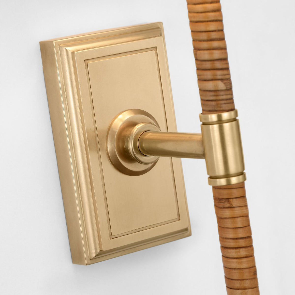 Chapman & Myers Basden 16" Tail Sconce in Antique-Burnished Brass and Natural Rattan with Linen Shade W5.5" x H16.25" x E6.5"