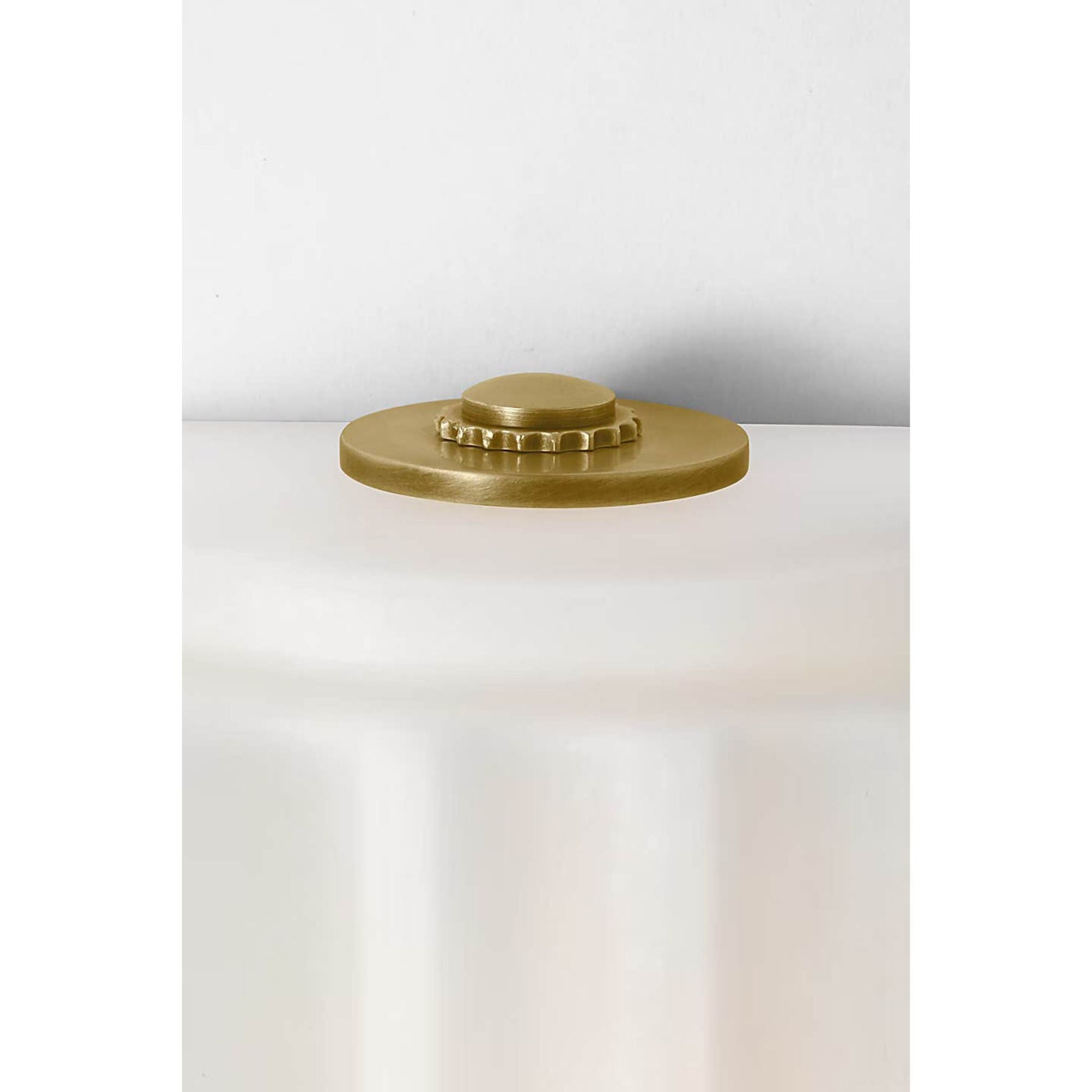Chapman & Myers Madden 13" Fluted Linear Sconce in Alabaster and Antique-Burnished Brass W4.25" x H12.5" x E2.75"