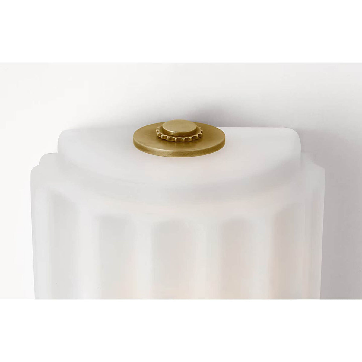 Chapman & Myers Madden 19" Fluted Linear Sconce in Alabaster and Antique-Burnished Brass W4.25" x H18.5" x E2.75"