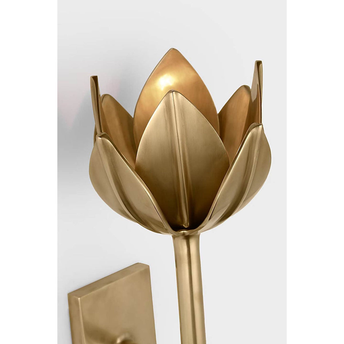 Julie Neill Alberto Small Sconce in Antique-Burnished Brass W5.75" x H11.5" x E6.5"